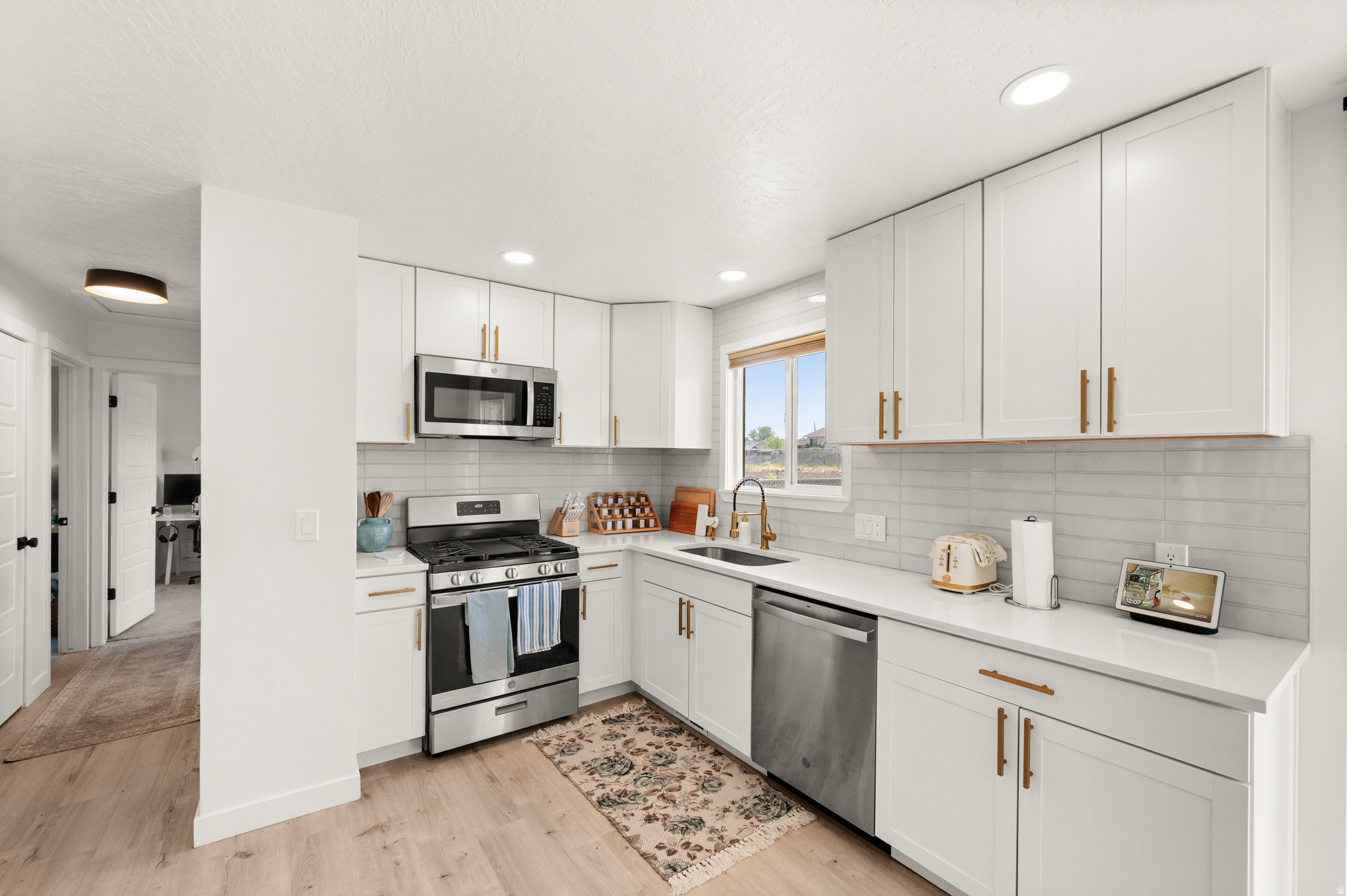 CANYON WEST - Residential