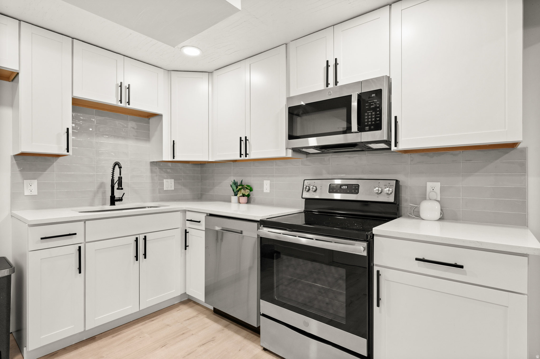 CANYON WEST - Residential