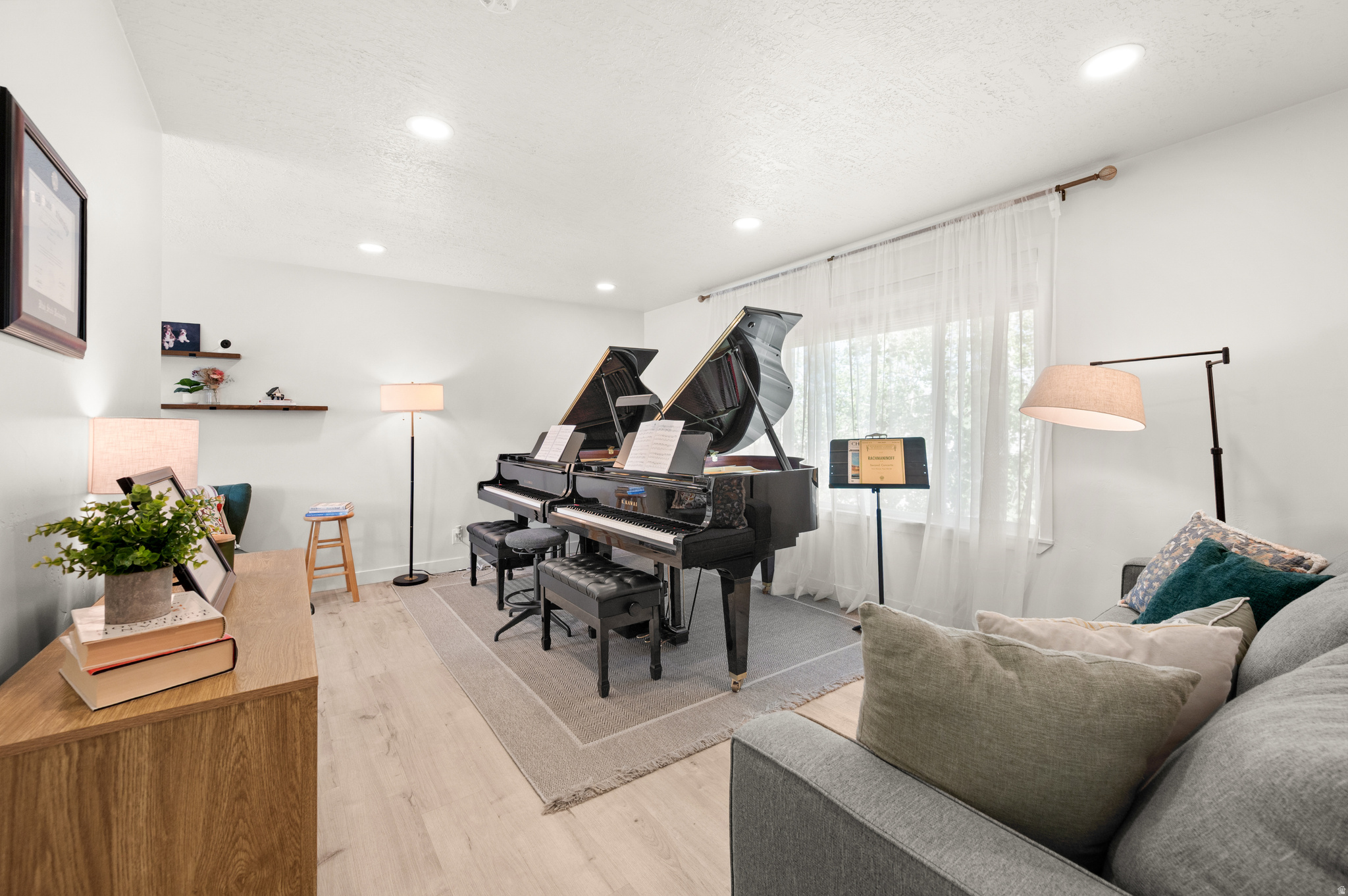 CANYON WEST - Residential