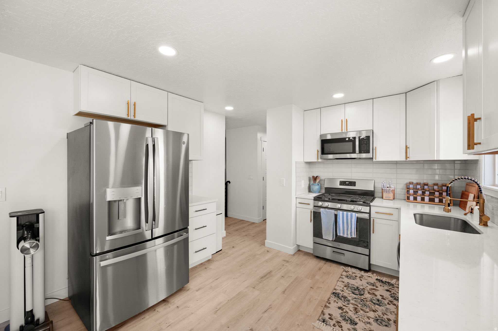 CANYON WEST - Residential