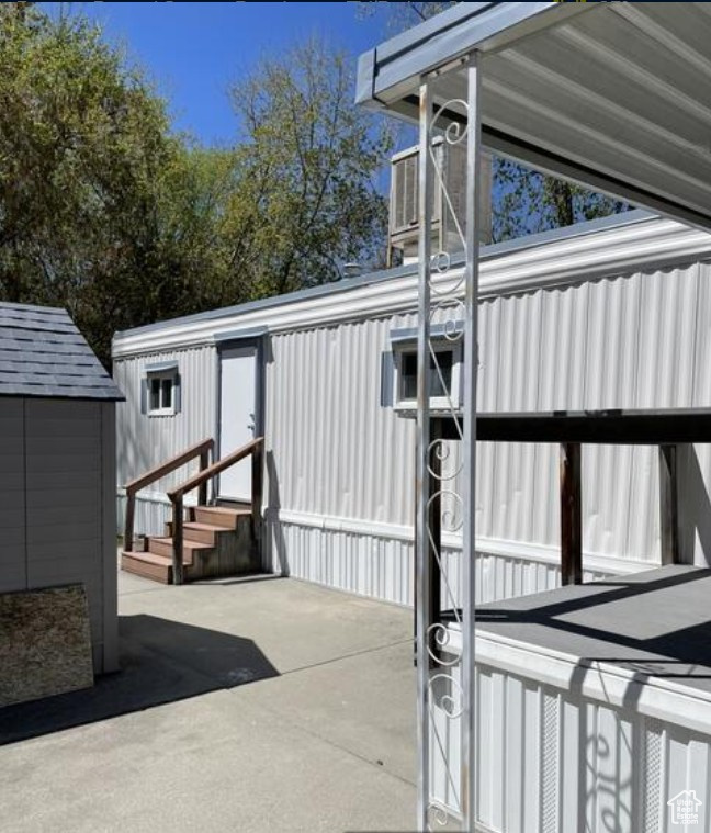 COUNTRY CLUB ESTATES - Residential
