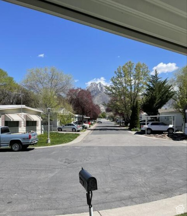 COUNTRY CLUB ESTATES - Residential