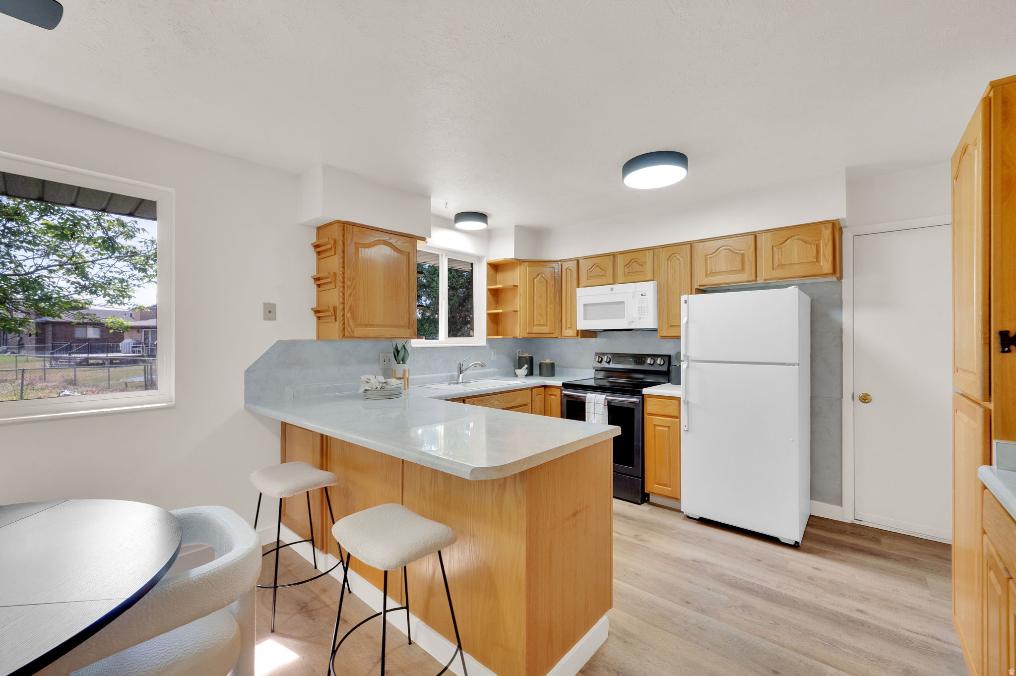 KINGS ROW SU - Residential