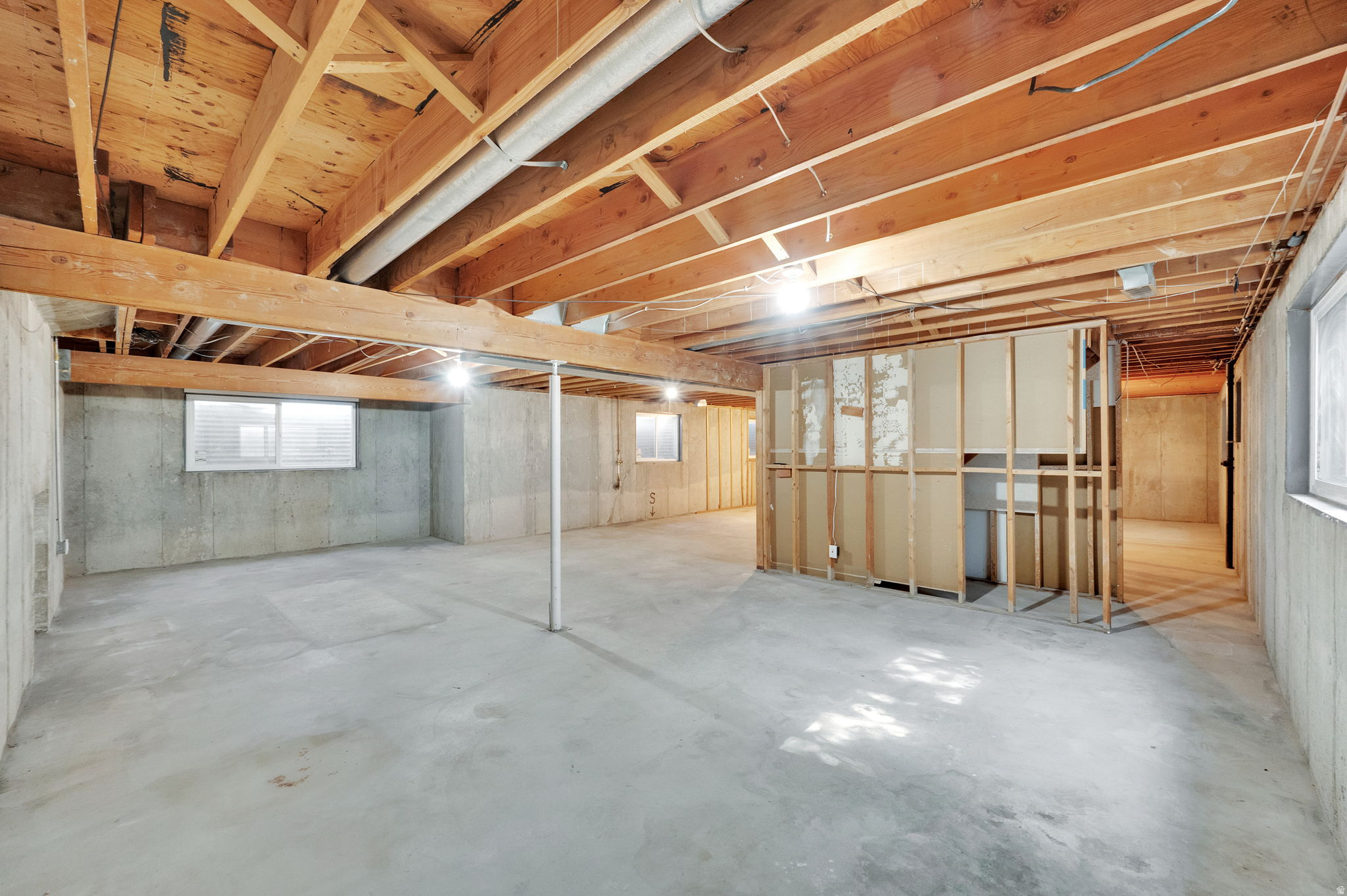 KINGS ROW SU - Residential