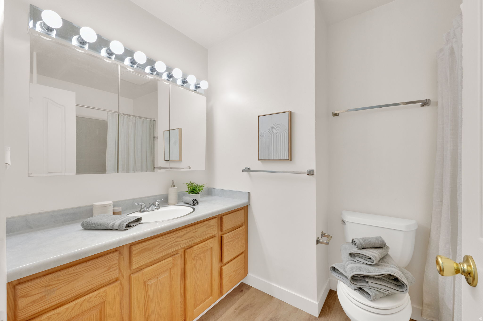 KINGS ROW SU - Residential