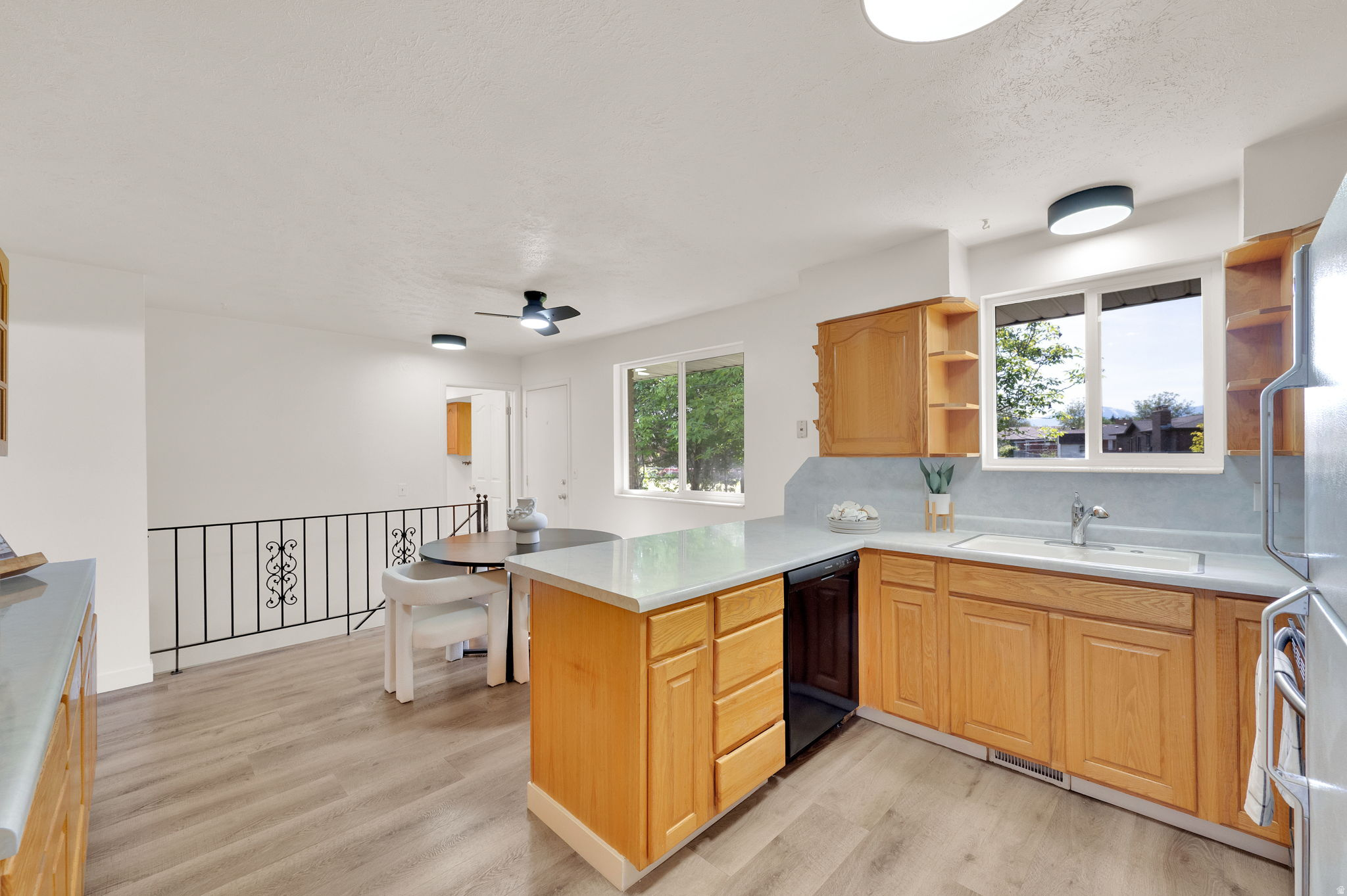 KINGS ROW SU - Residential