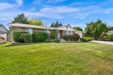 Tiny photo for 3946 S JESTER DR W, Salt Lake City, UT 84123 (MLS # 2159990)