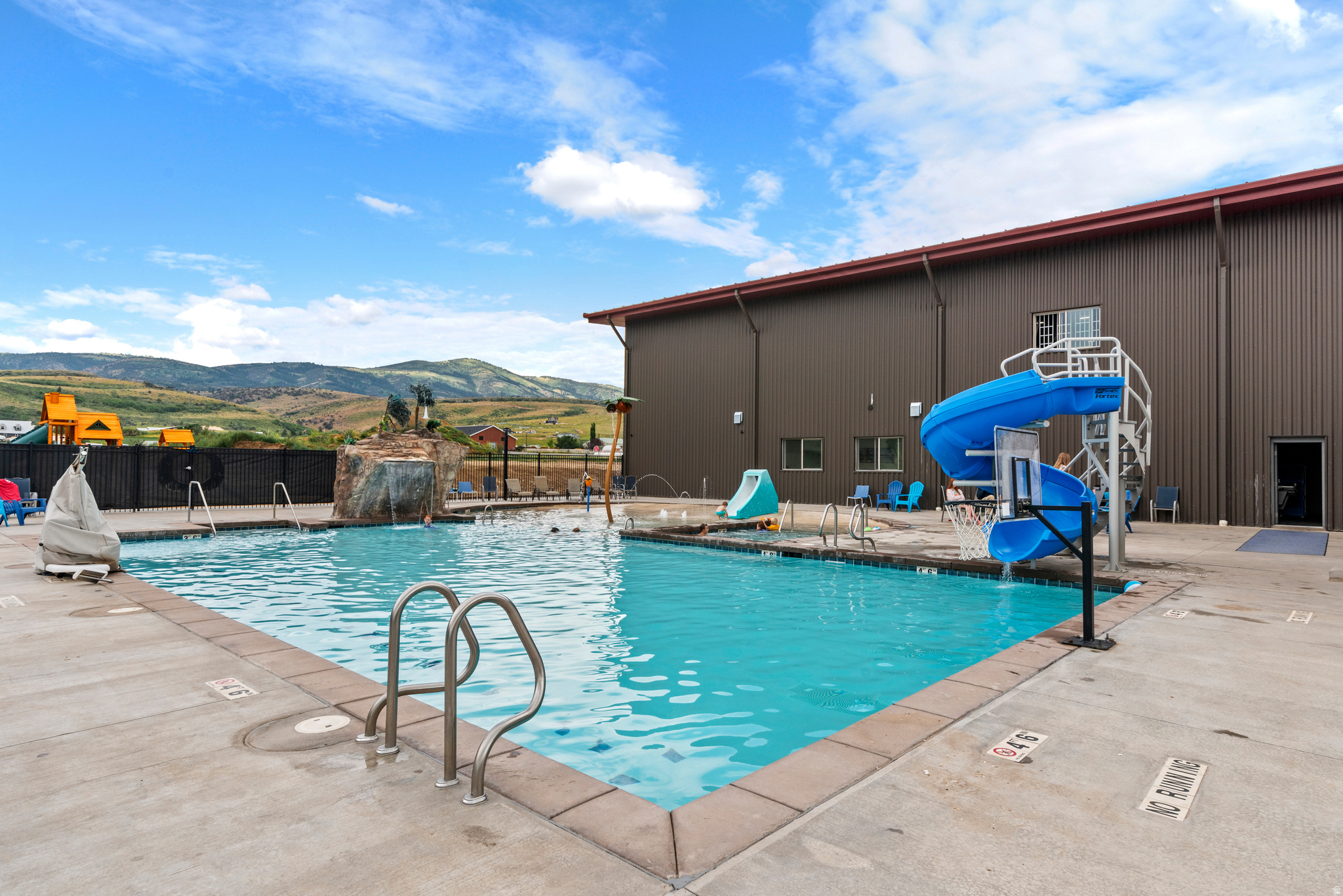 WATERDANCE - Residential