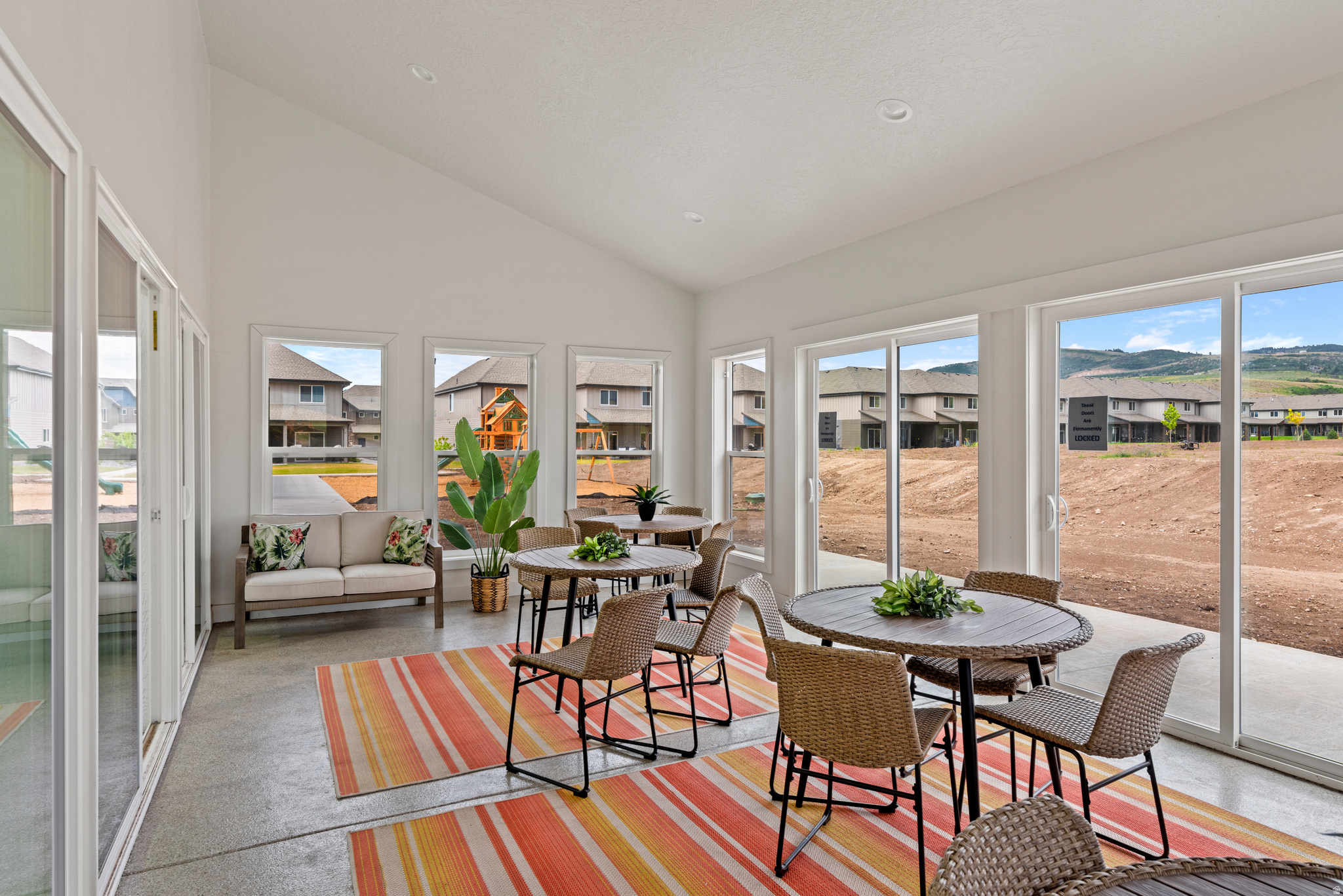 WATERDANCE - Residential