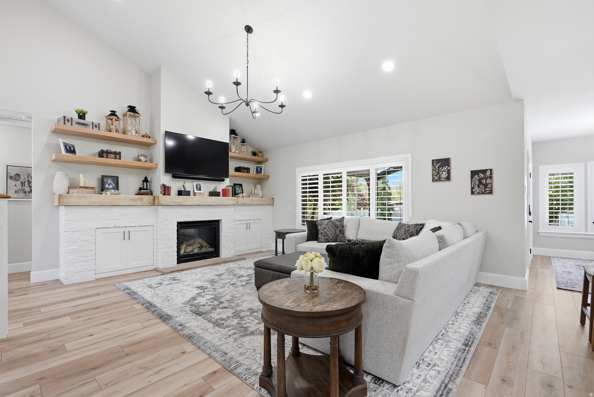 STONESHIRE - Residential