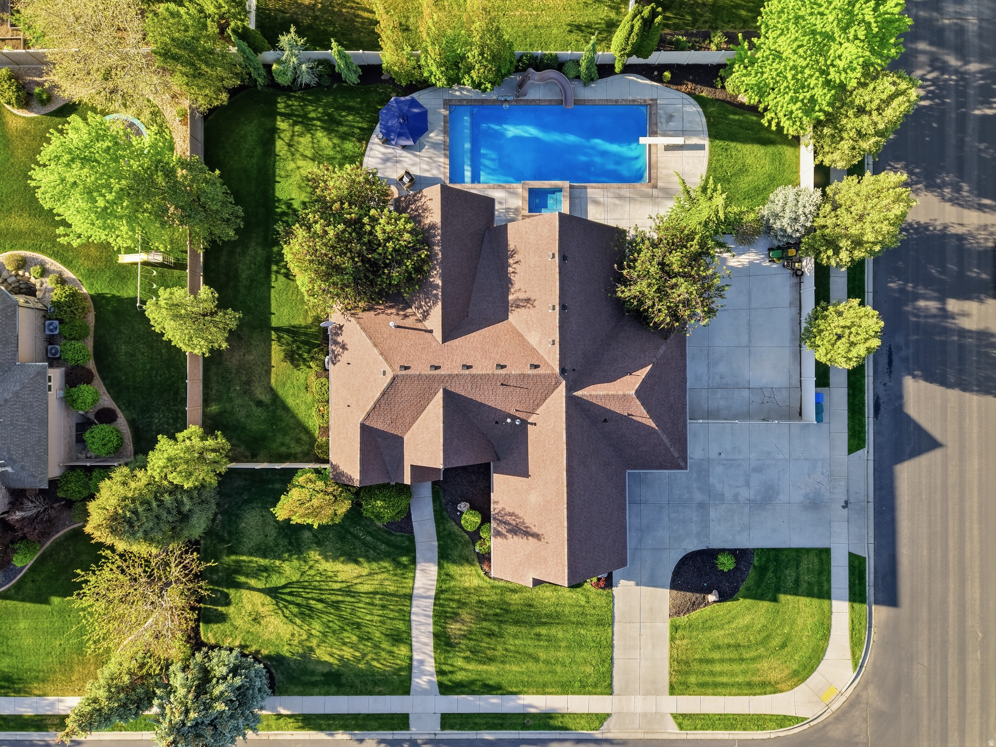 STONESHIRE - Residential