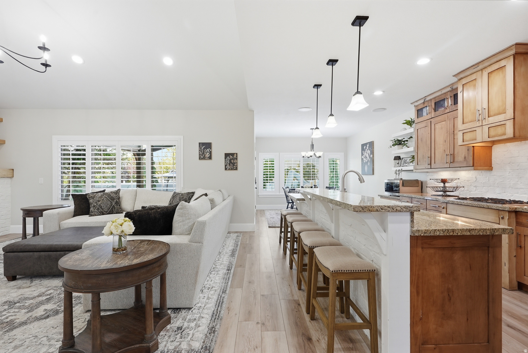 STONESHIRE - Residential