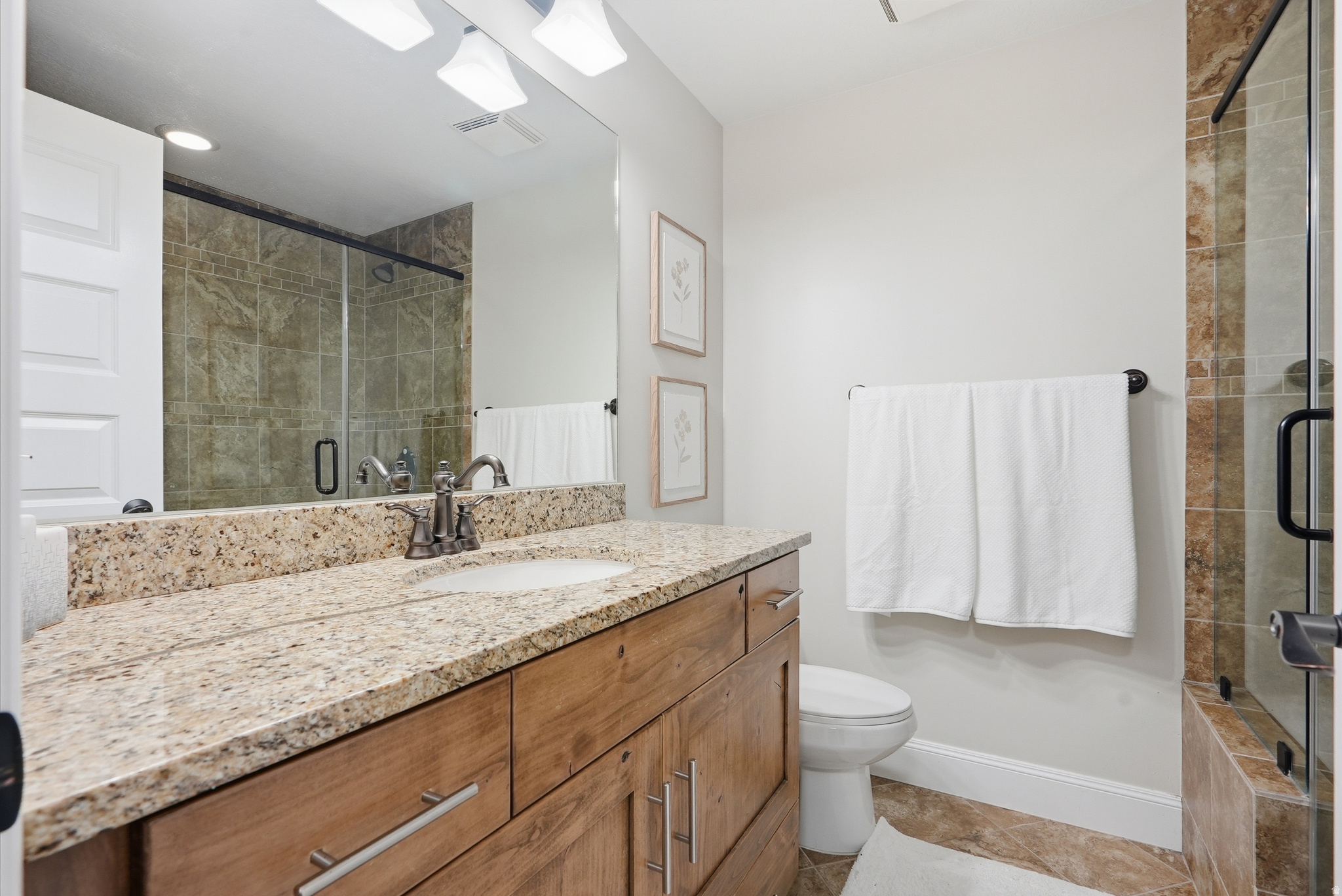 STONESHIRE - Residential