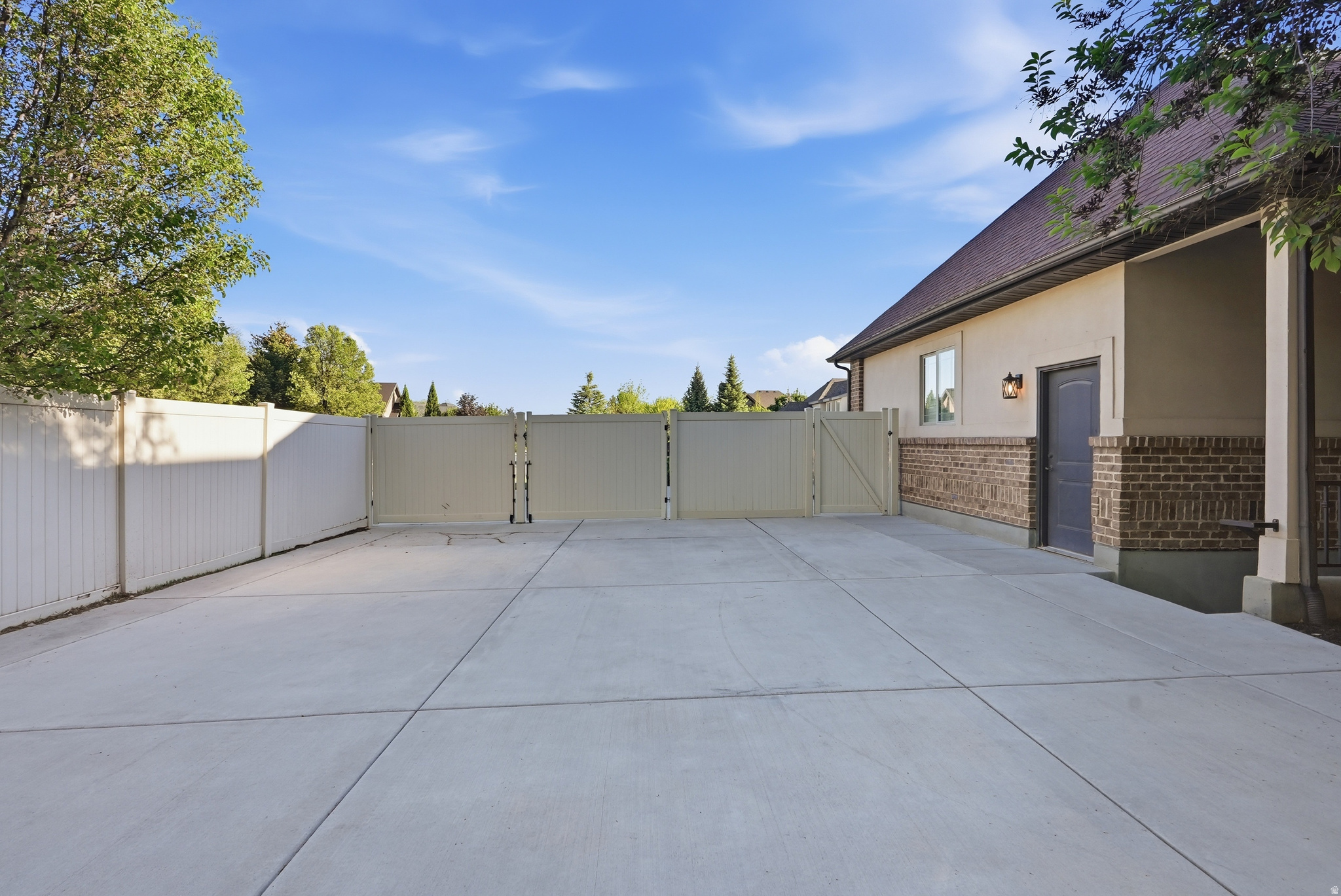 STONESHIRE - Residential