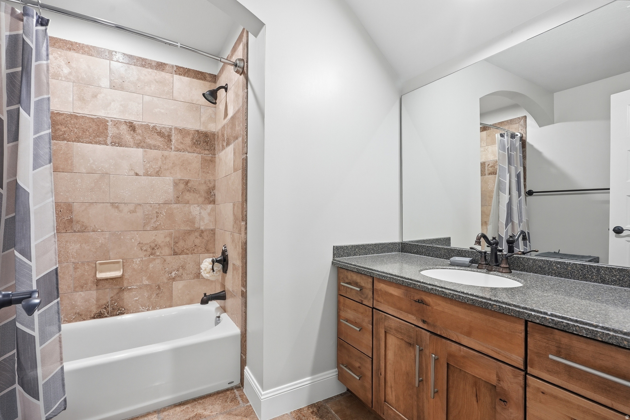 STONESHIRE - Residential