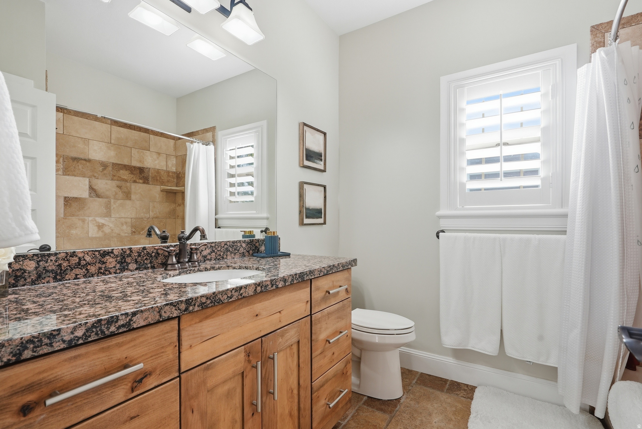 STONESHIRE - Residential