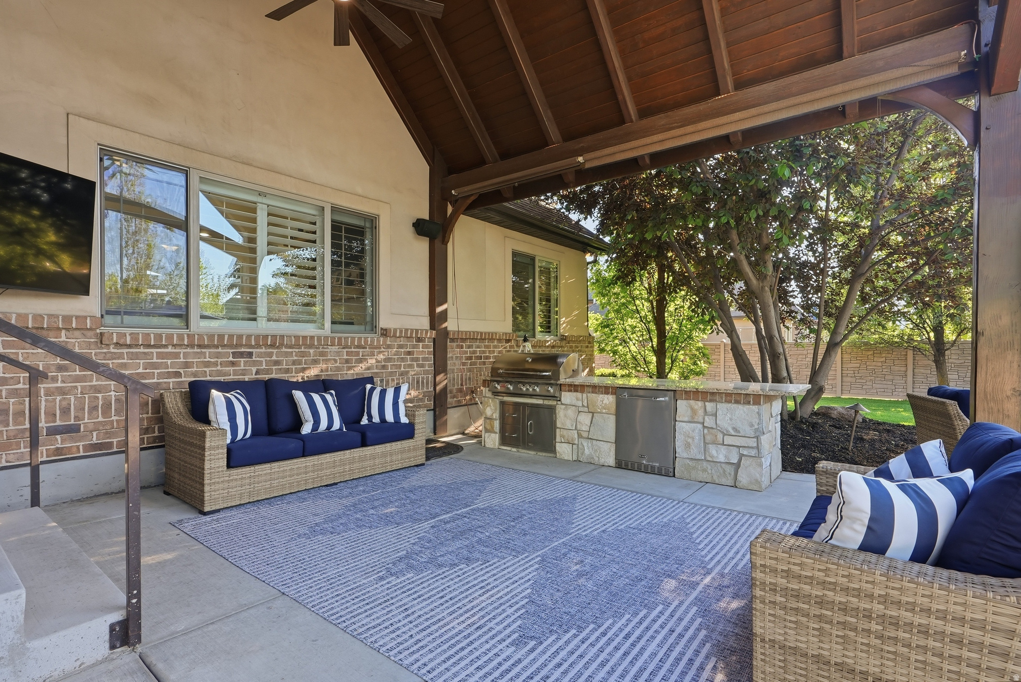 STONESHIRE - Residential