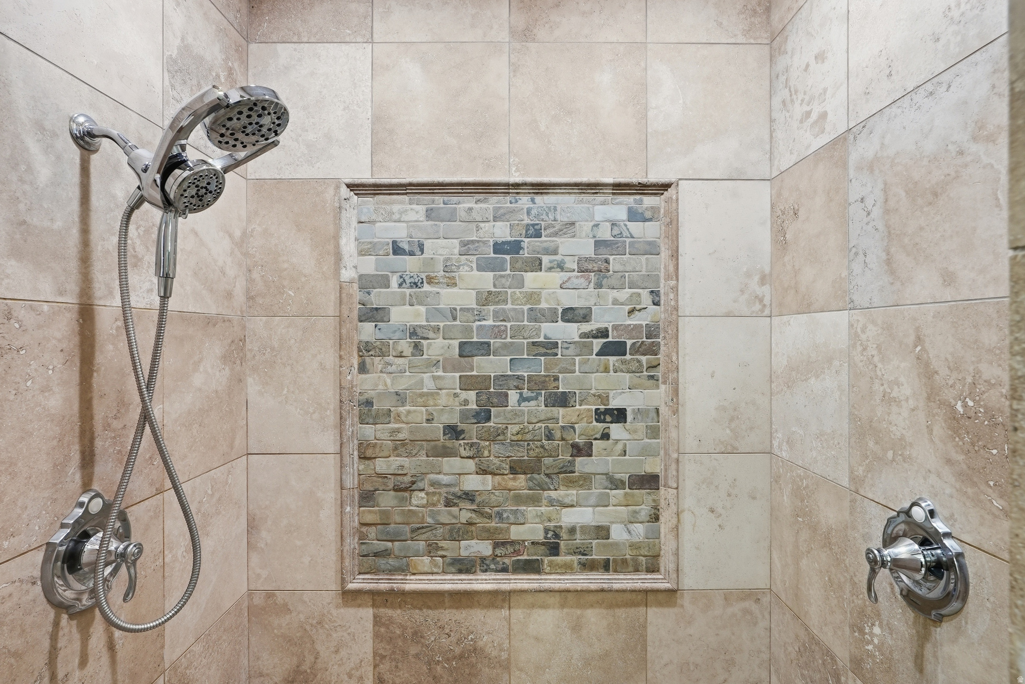 STONESHIRE - Residential