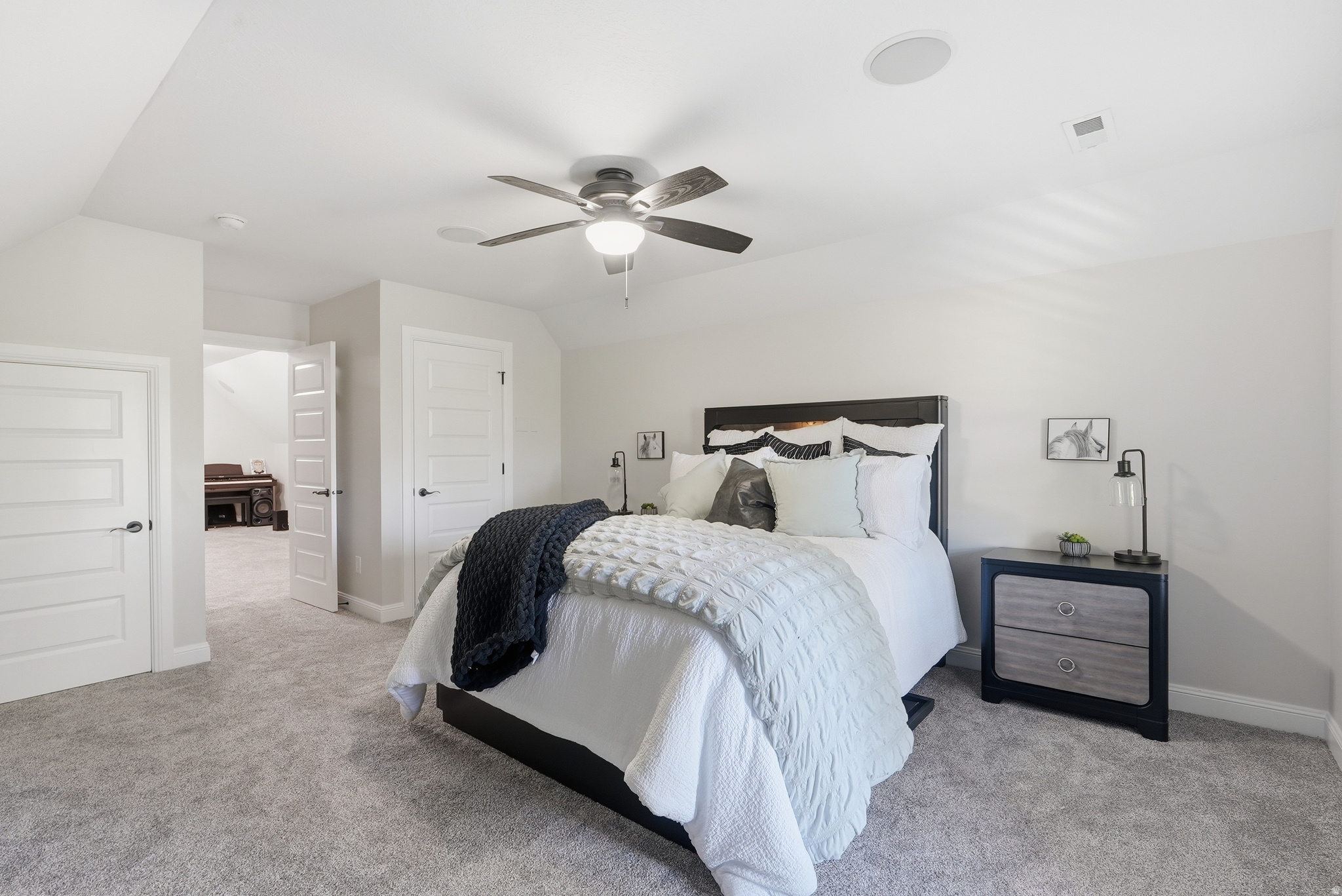 STONESHIRE - Residential
