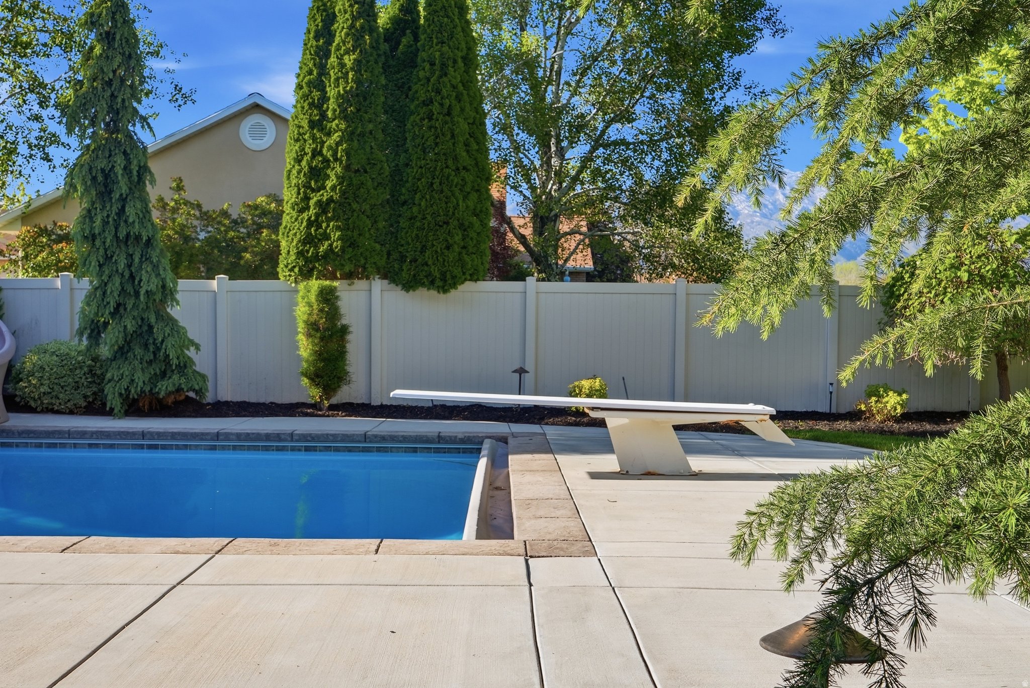 STONESHIRE - Residential