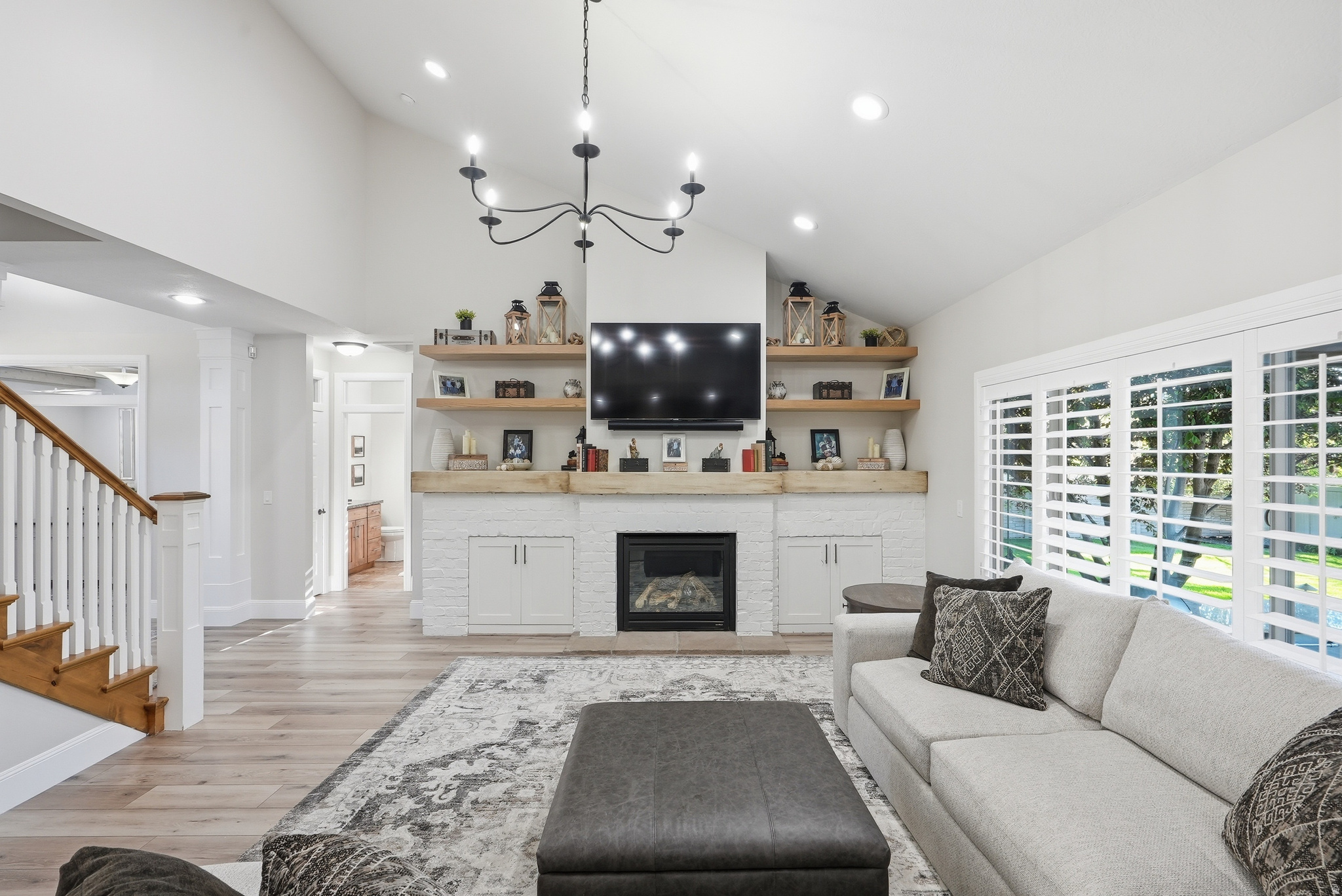 STONESHIRE - Residential