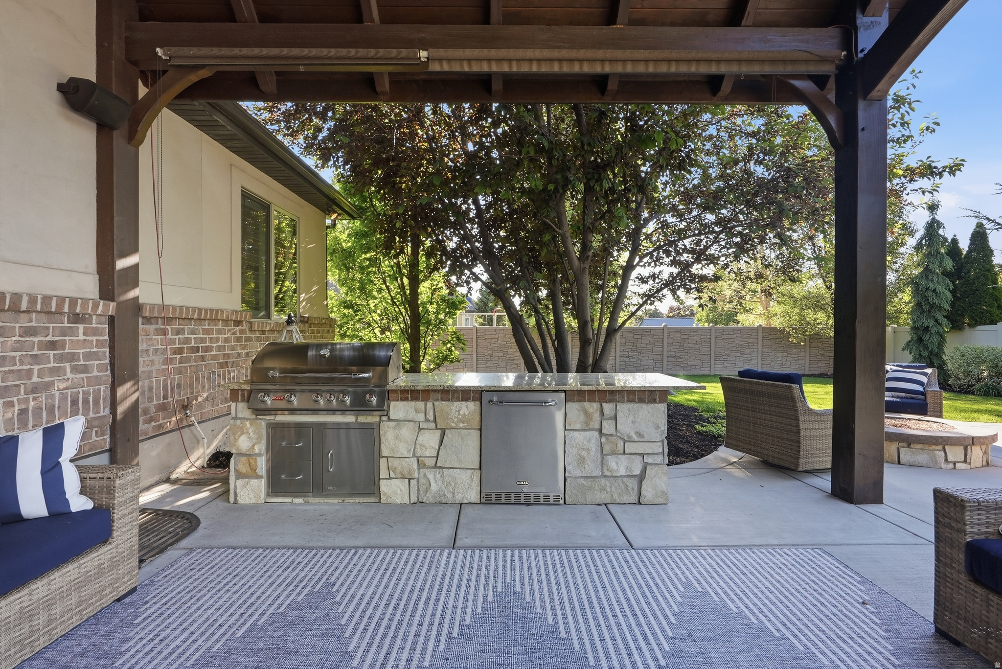 STONESHIRE - Residential