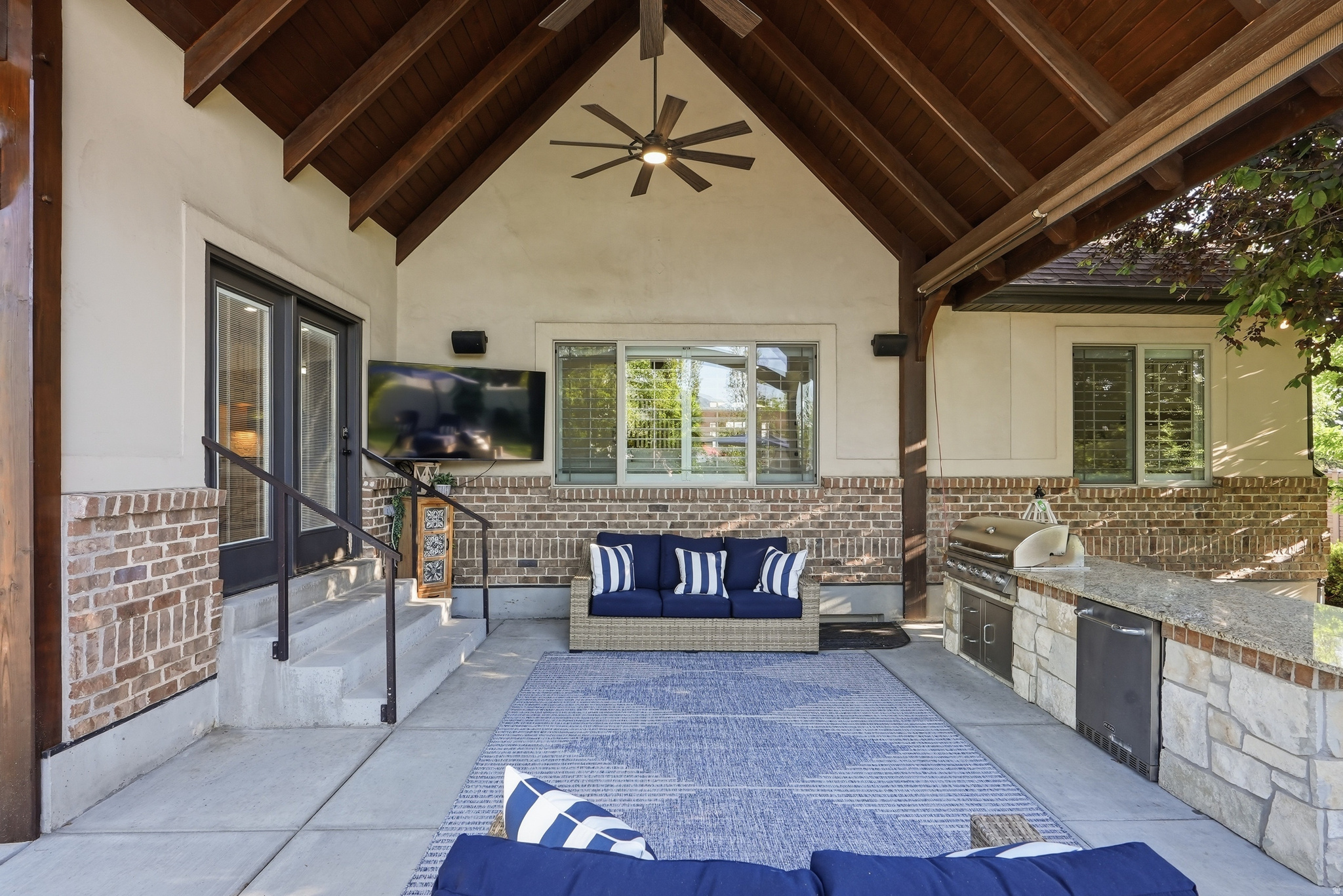 STONESHIRE - Residential