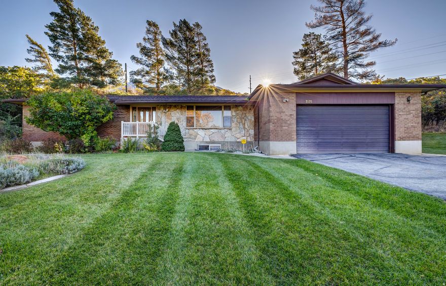 Square footage figures, and acreage are provided as a courtesy estimate only and were obtained from county records and appraisal.  Buyer is advised to obtain an independent measurement.