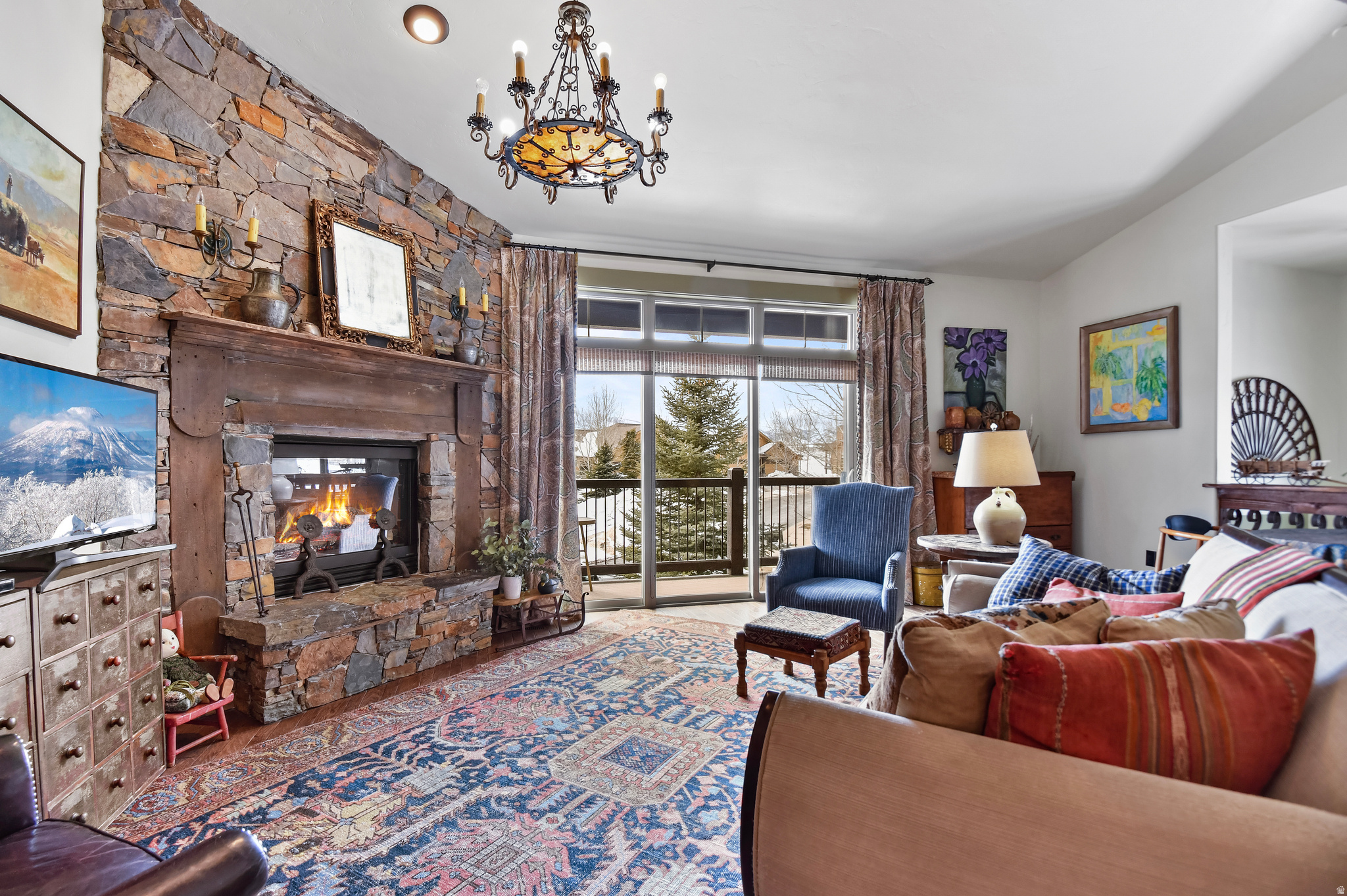 BLACK ROCK RIDGE - Residential