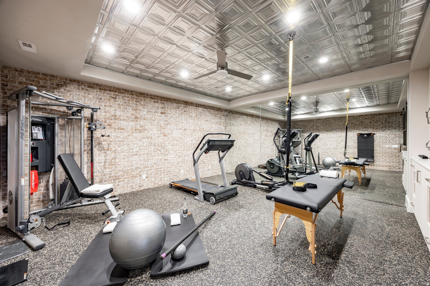 PROMONTORY / SIGNAL HILL - Residential