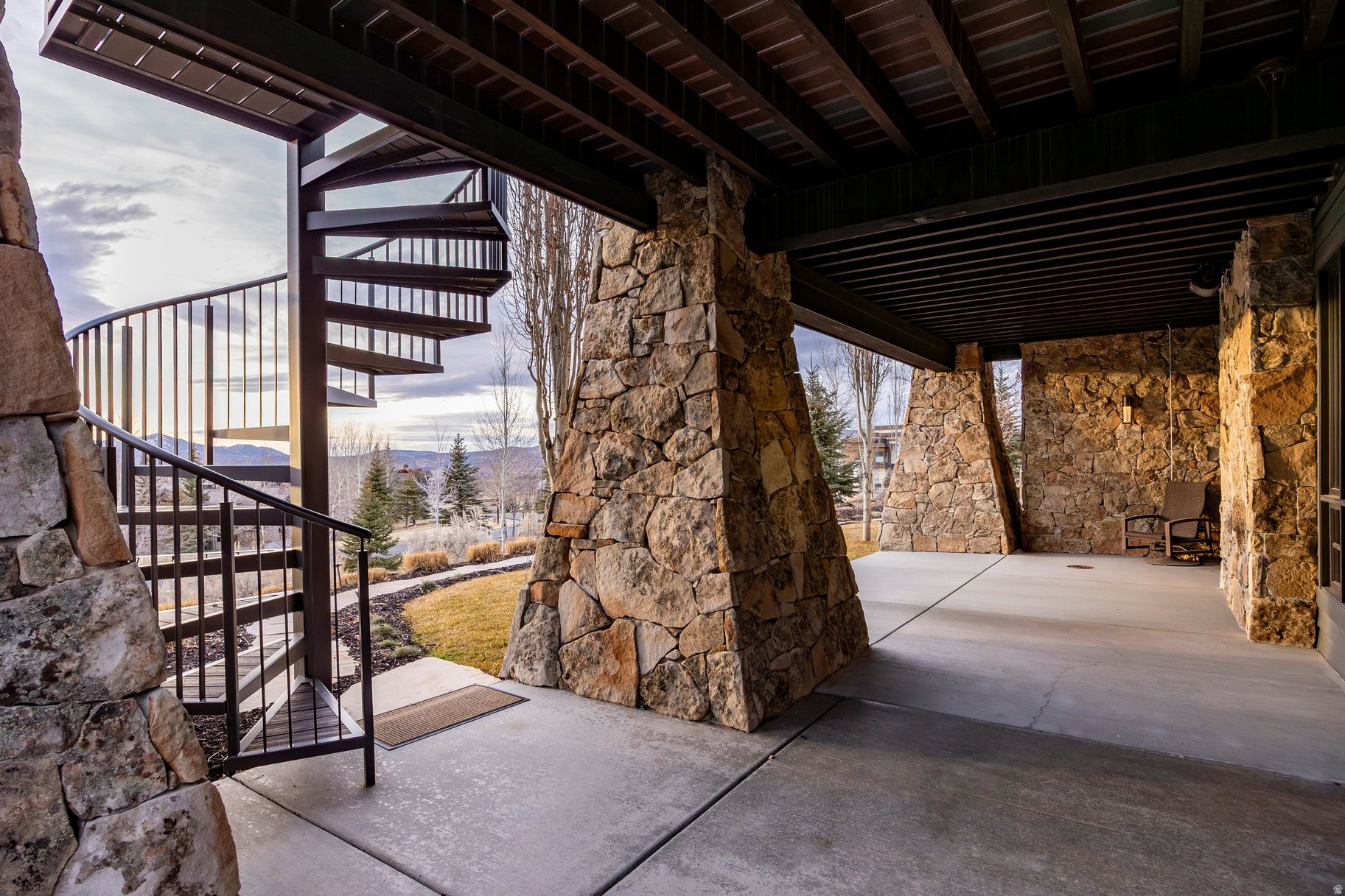 PROMONTORY / SIGNAL HILL - Residential