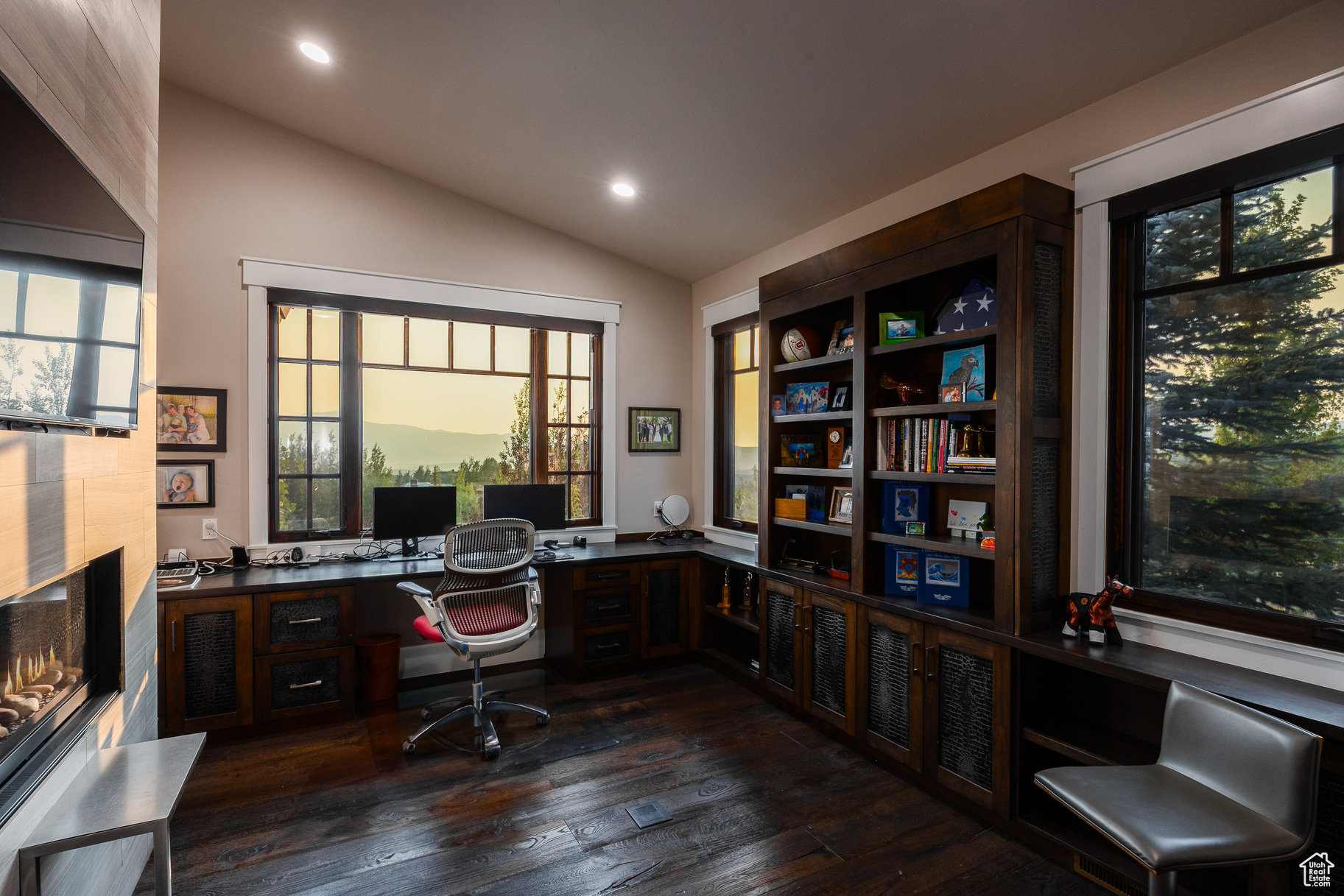 PROMONTORY / SIGNAL HILL - Residential