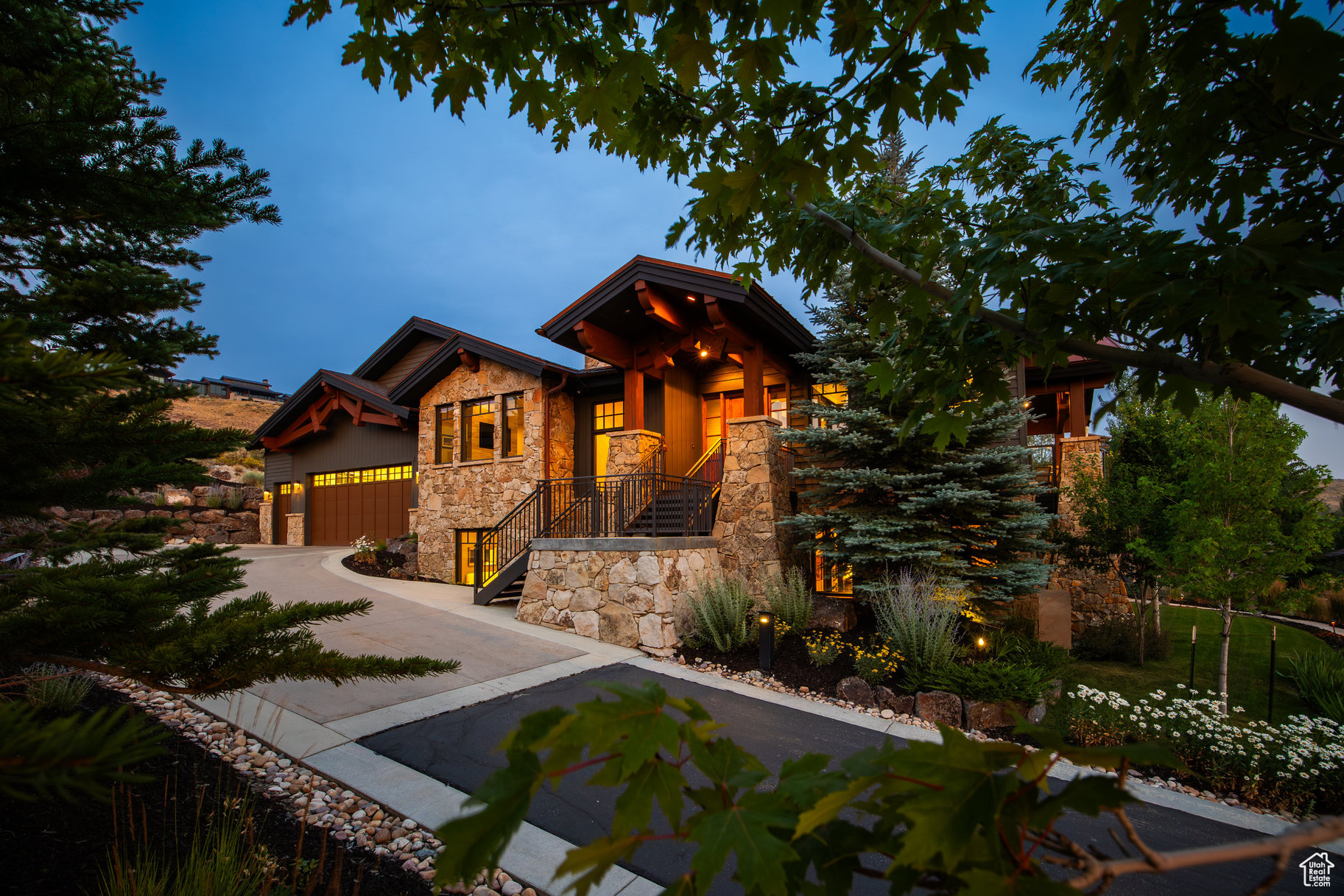PROMONTORY / SIGNAL HILL - Residential