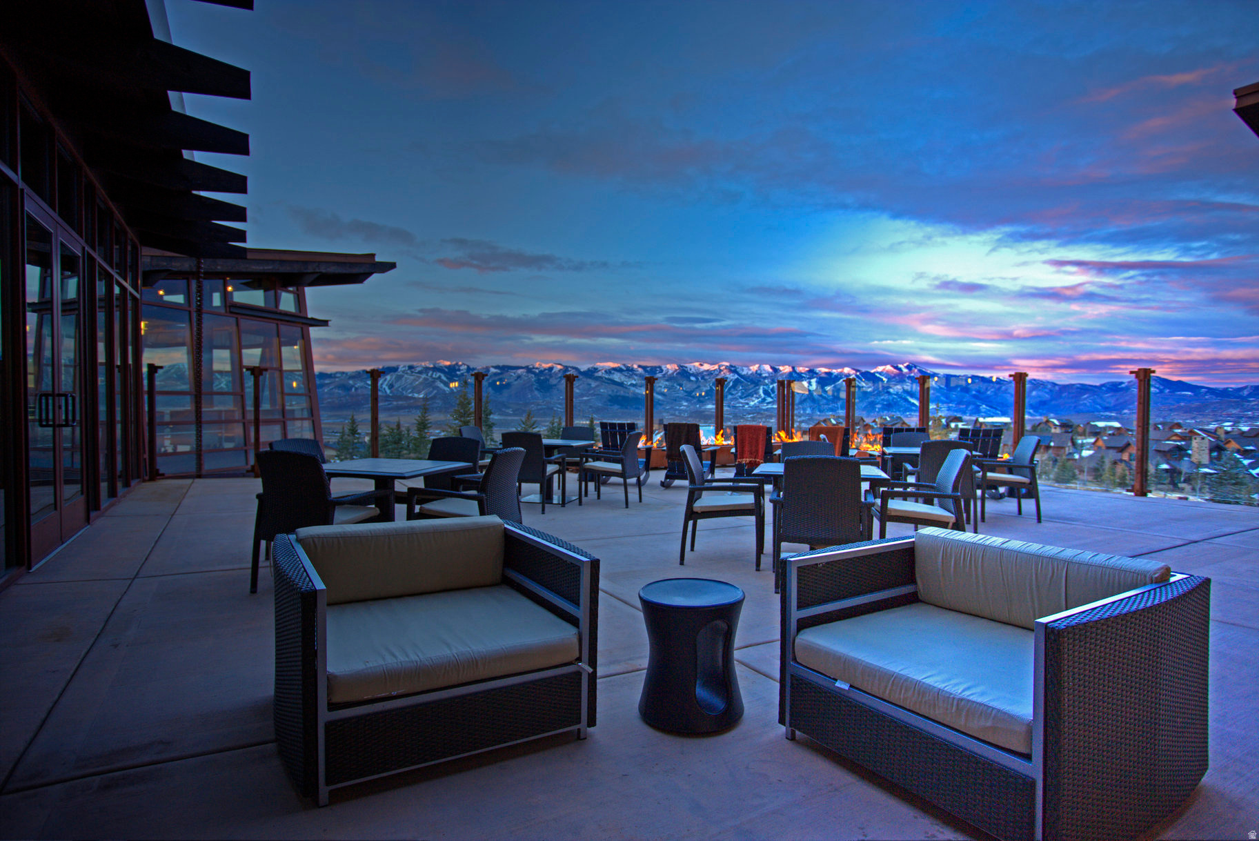 PROMONTORY / SIGNAL HILL - Residential