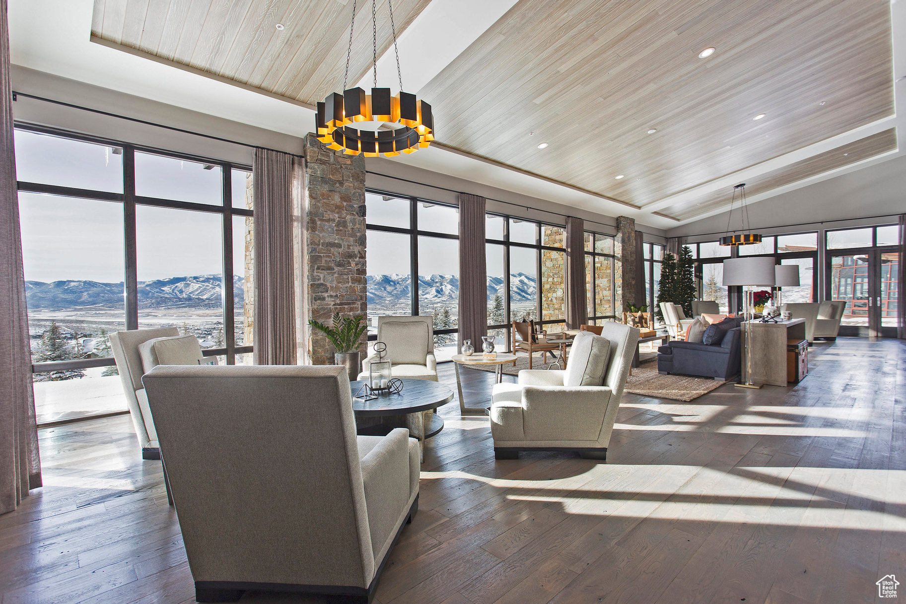 PROMONTORY / SIGNAL HILL - Residential