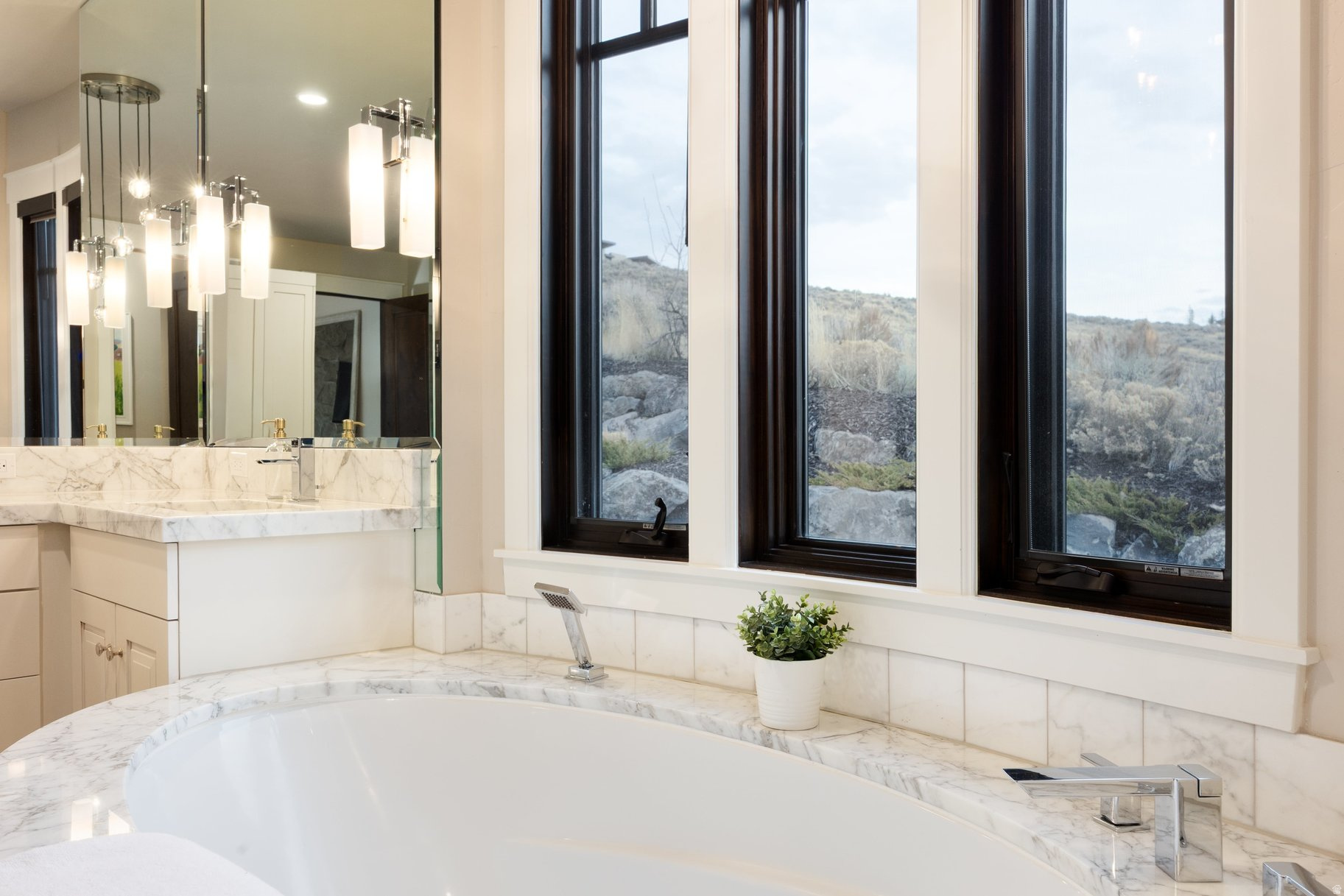 PROMONTORY / SIGNAL HILL - Residential