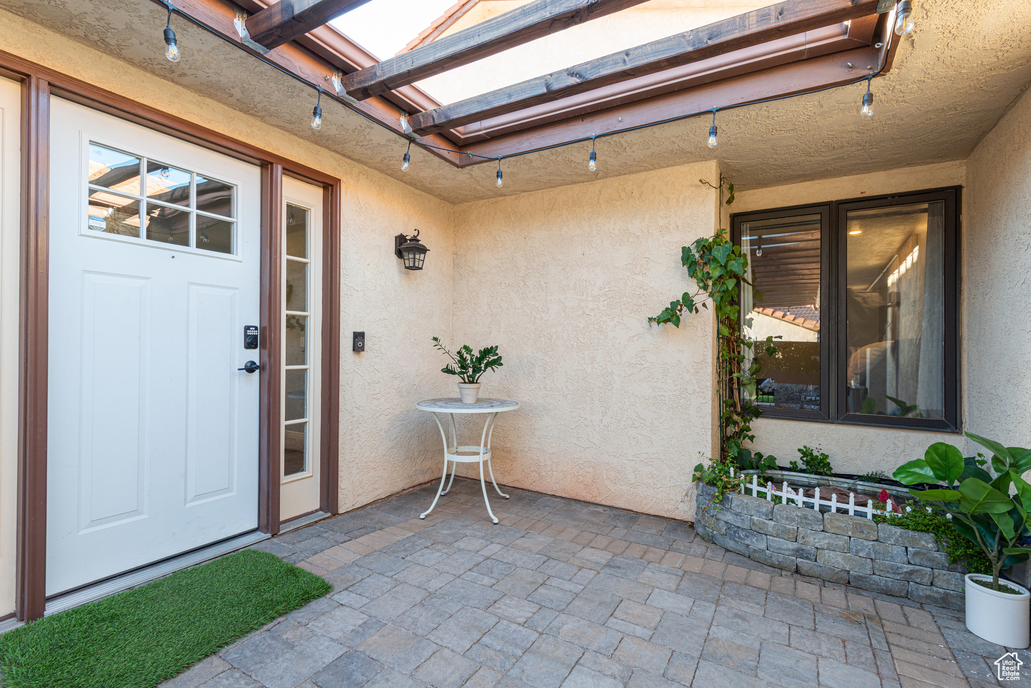 CANYON COURT 2 OF LAURELWOOD CONDO - Residential