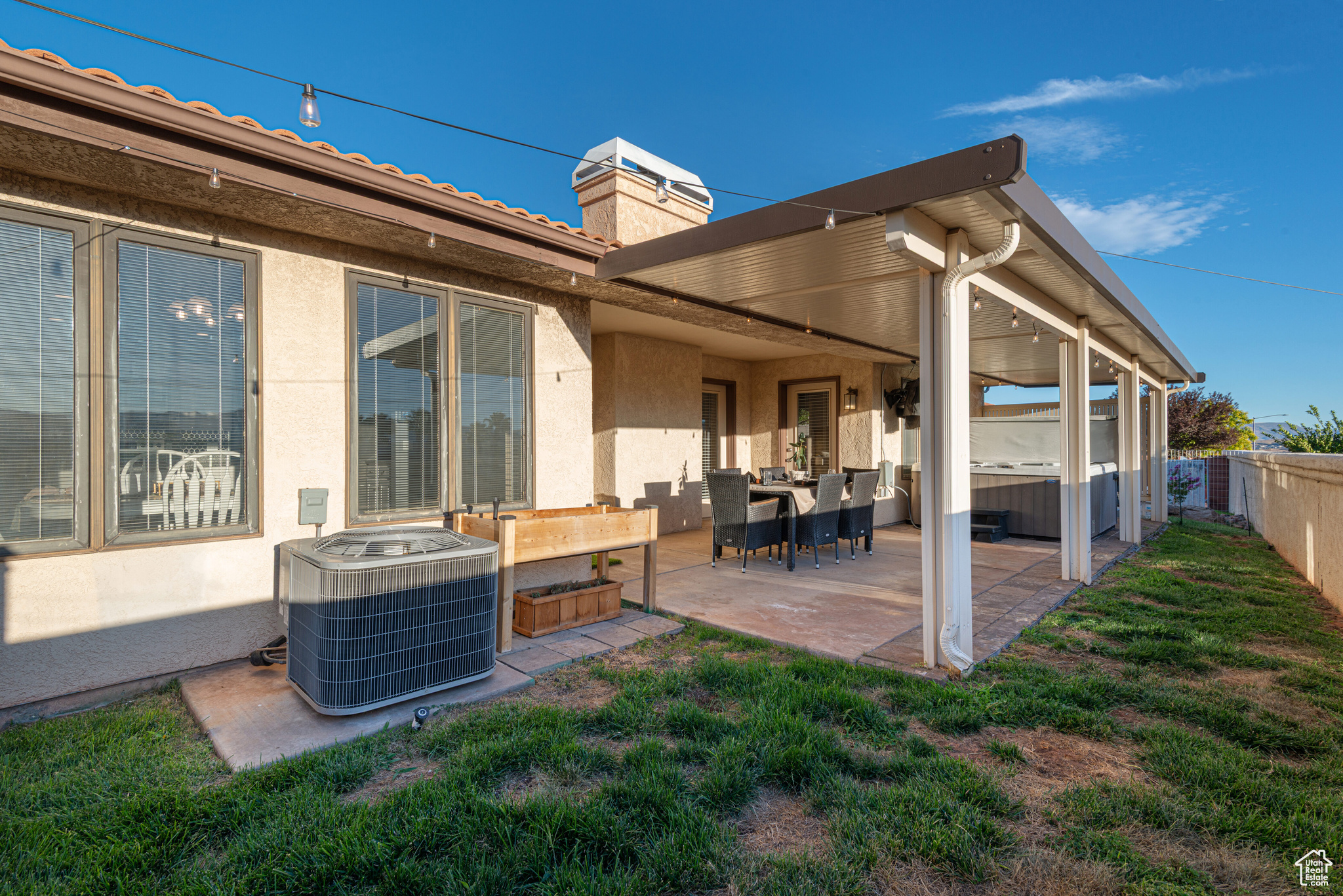 CANYON COURT 2 OF LAURELWOOD CONDO - Residential