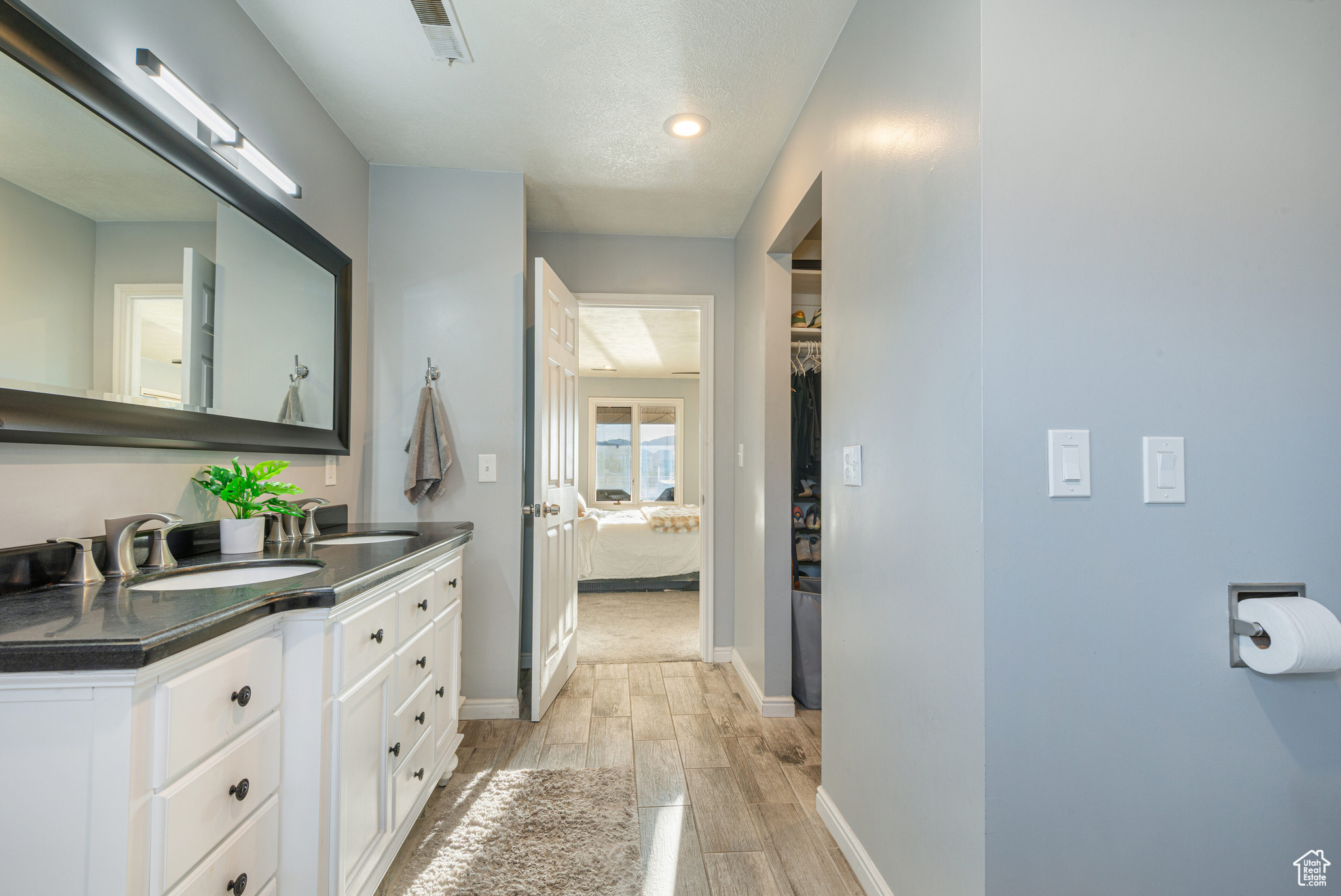 CANYON COURT 2 OF LAURELWOOD CONDO - Residential