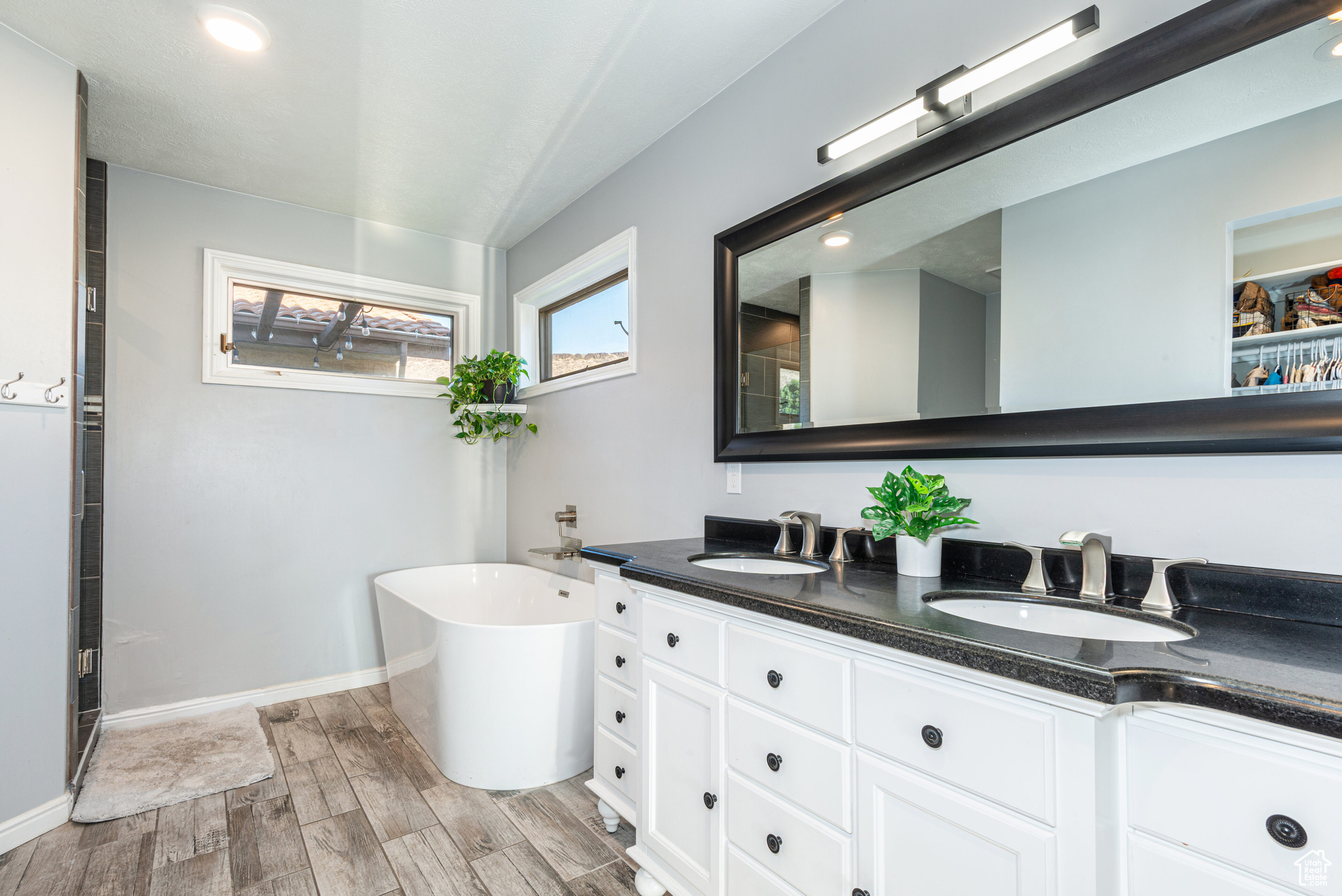 CANYON COURT 2 OF LAURELWOOD CONDO - Residential