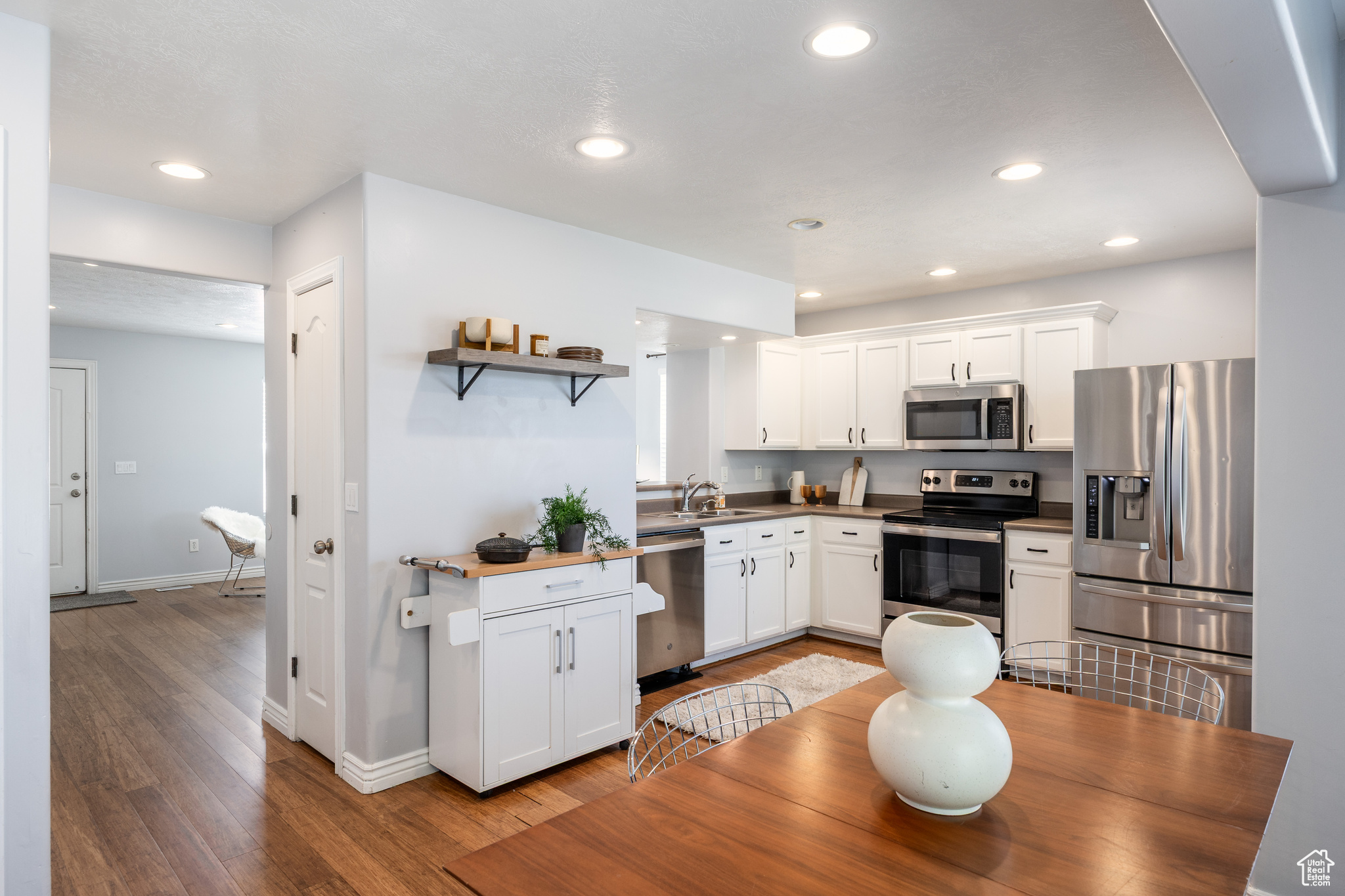 3421 E Dundee Dr, Eagle Mountain, Utah image 5