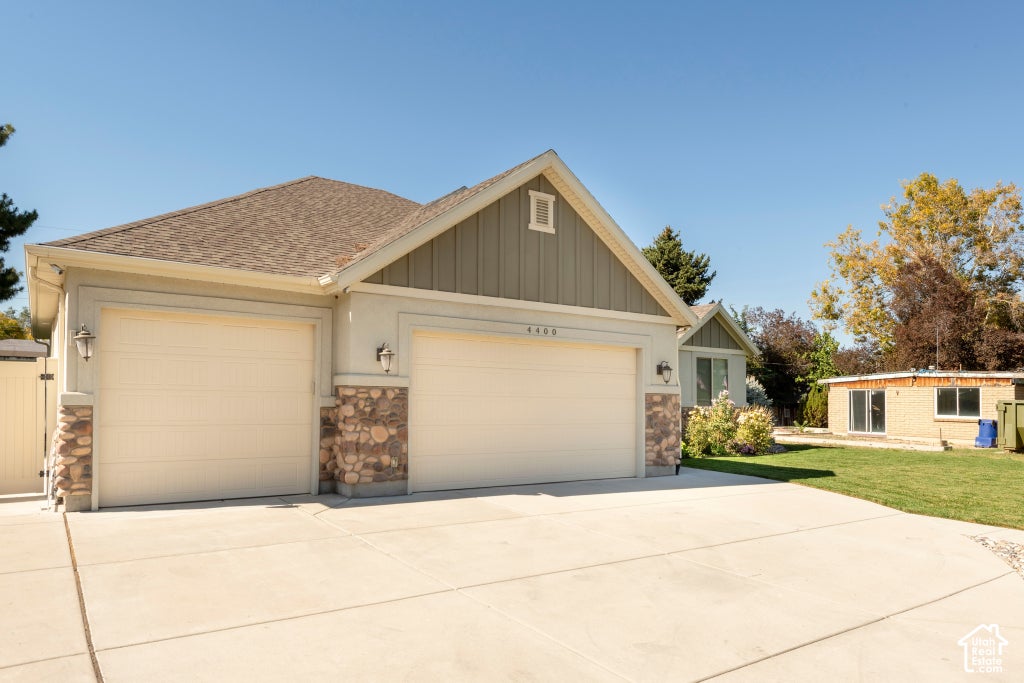 Photo of 4400 S ALBRIGHT DR, Holladay, UT 84124 (MLS # 2191051)