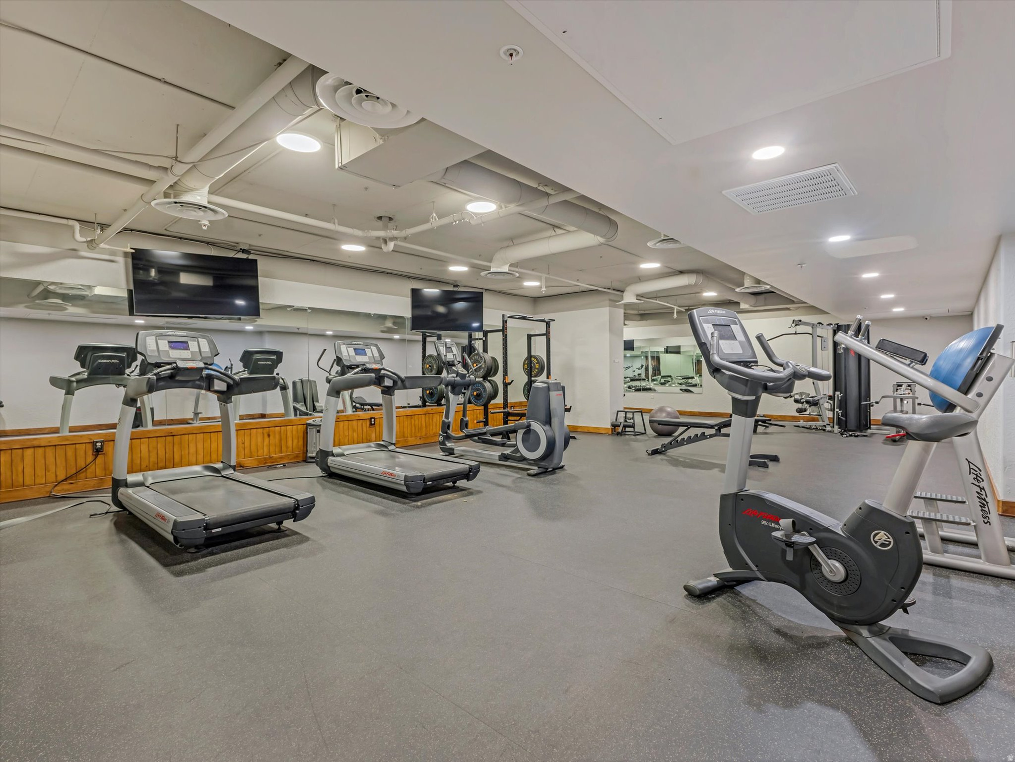 SILVERADO LODGE CONDOMINIUM - Residential