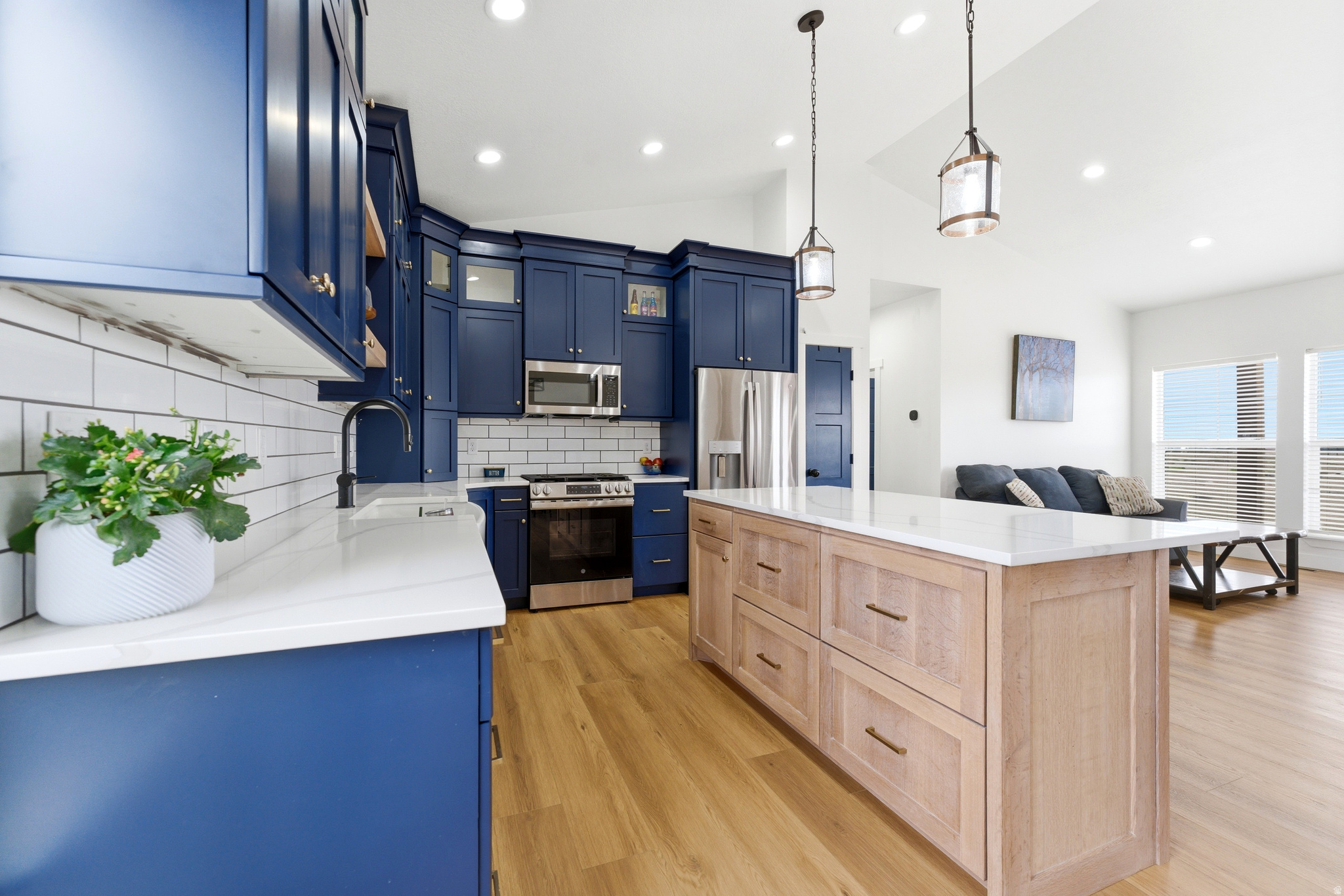 MOUNTAIN VIEW ACRES MINOR - Residential