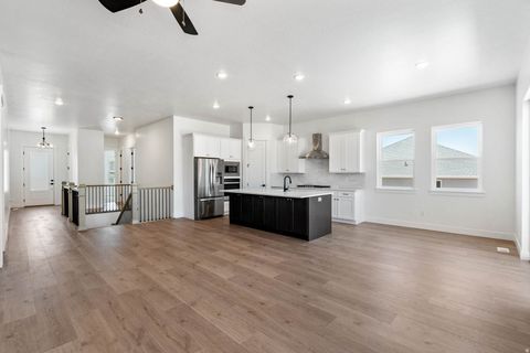 Tiny photo for 1353 WEST VIEW DR S, Santaquin, UT 84655 (MLS # 2147825)