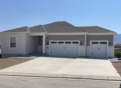 Photo of 1353 WEST VIEW DR S, Santaquin, UT 84655 (MLS # 2147825)