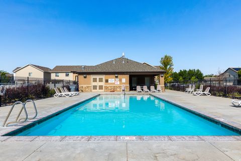 Tiny photo for 1083 W STONEHAVEN DR, North Salt Lake, UT 84054 (MLS # 2126476)