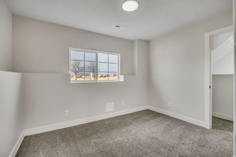 Tiny photo for 1551 W 2050 N, Clinton, UT 84015 (MLS # 2140585)