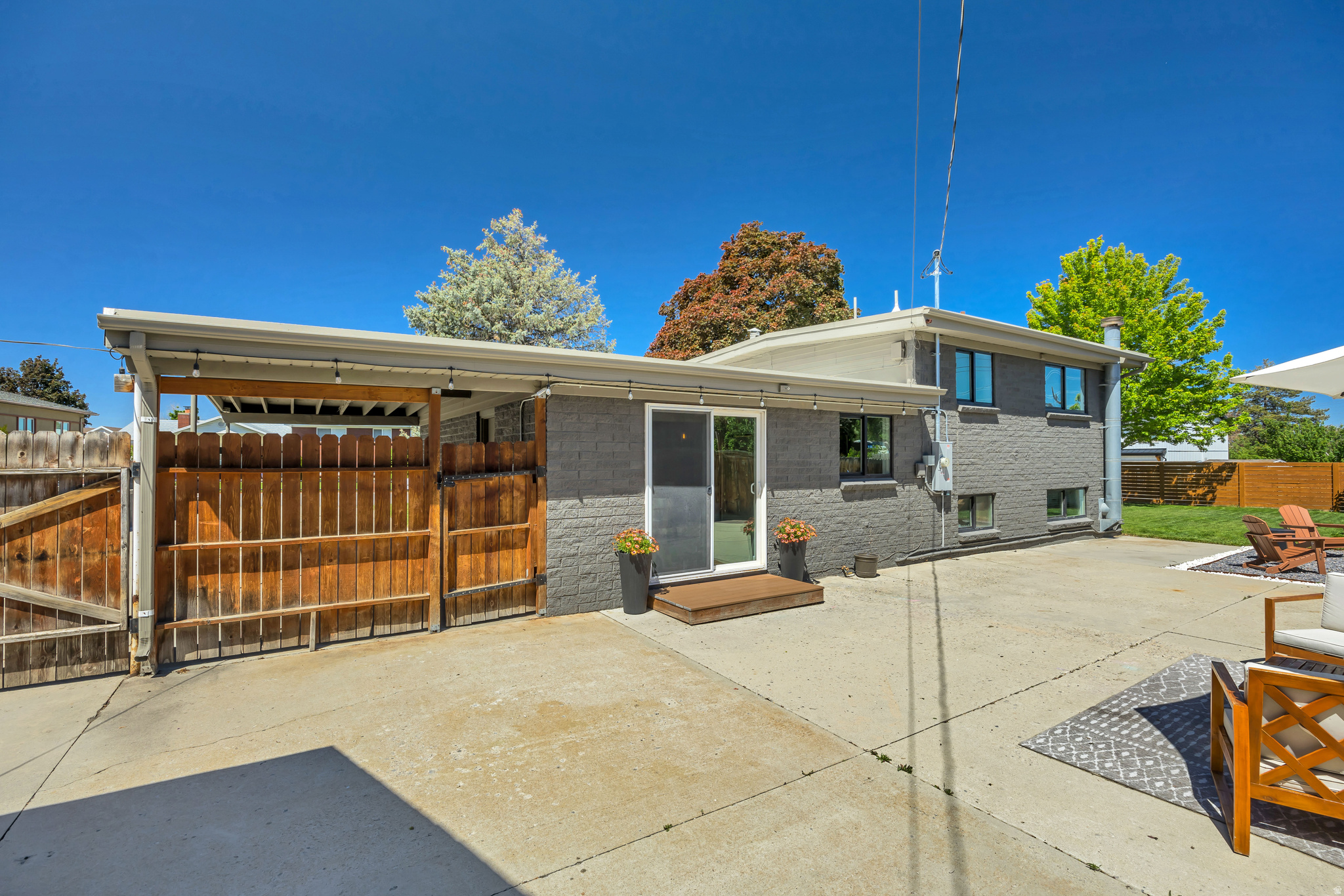 TOWNCREST TERRACE - Residential