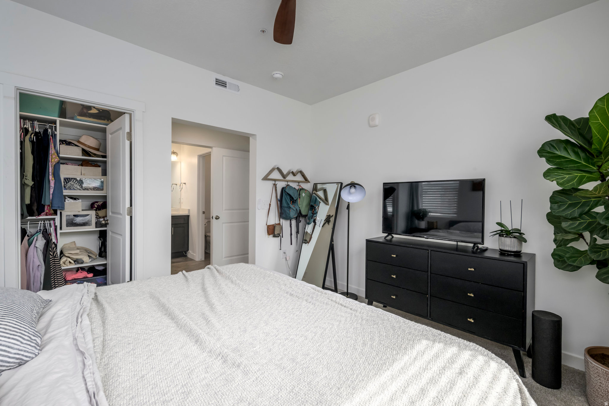 JORDAN HEIGHTS - Residential